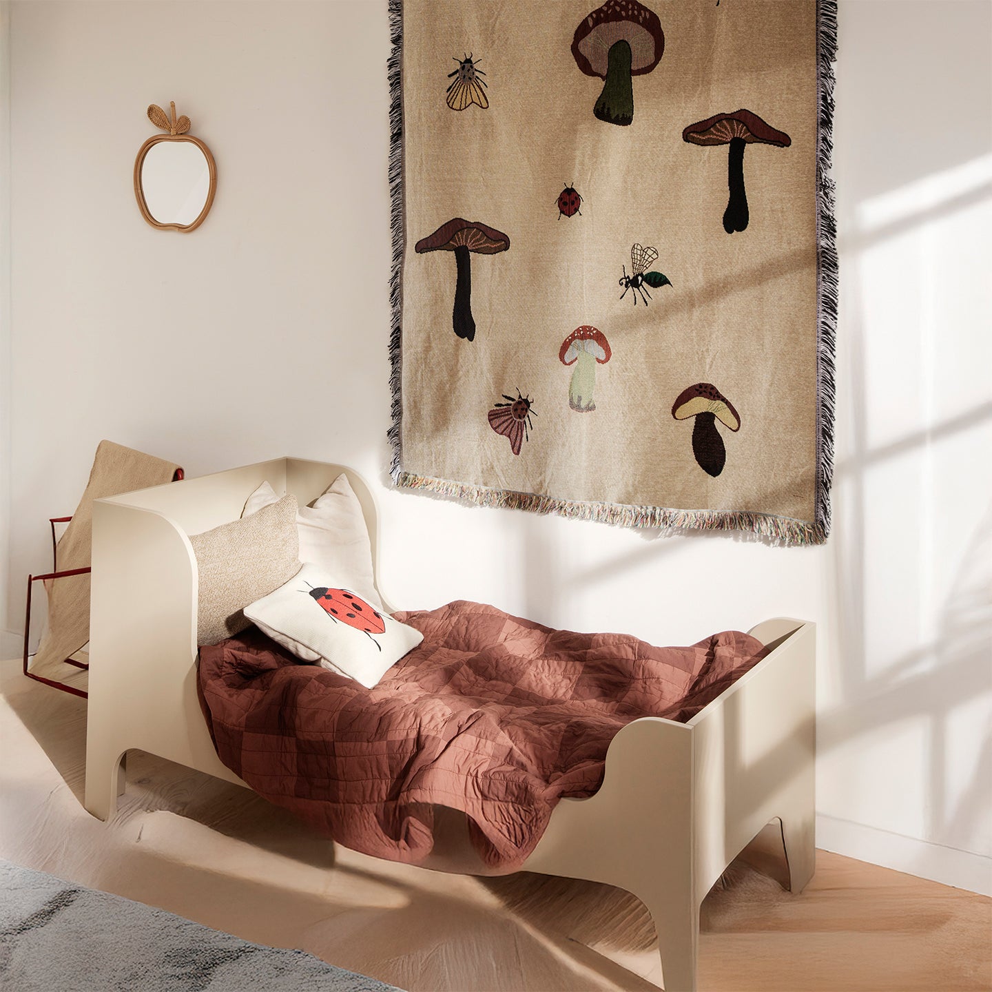 Sill Junior Bed