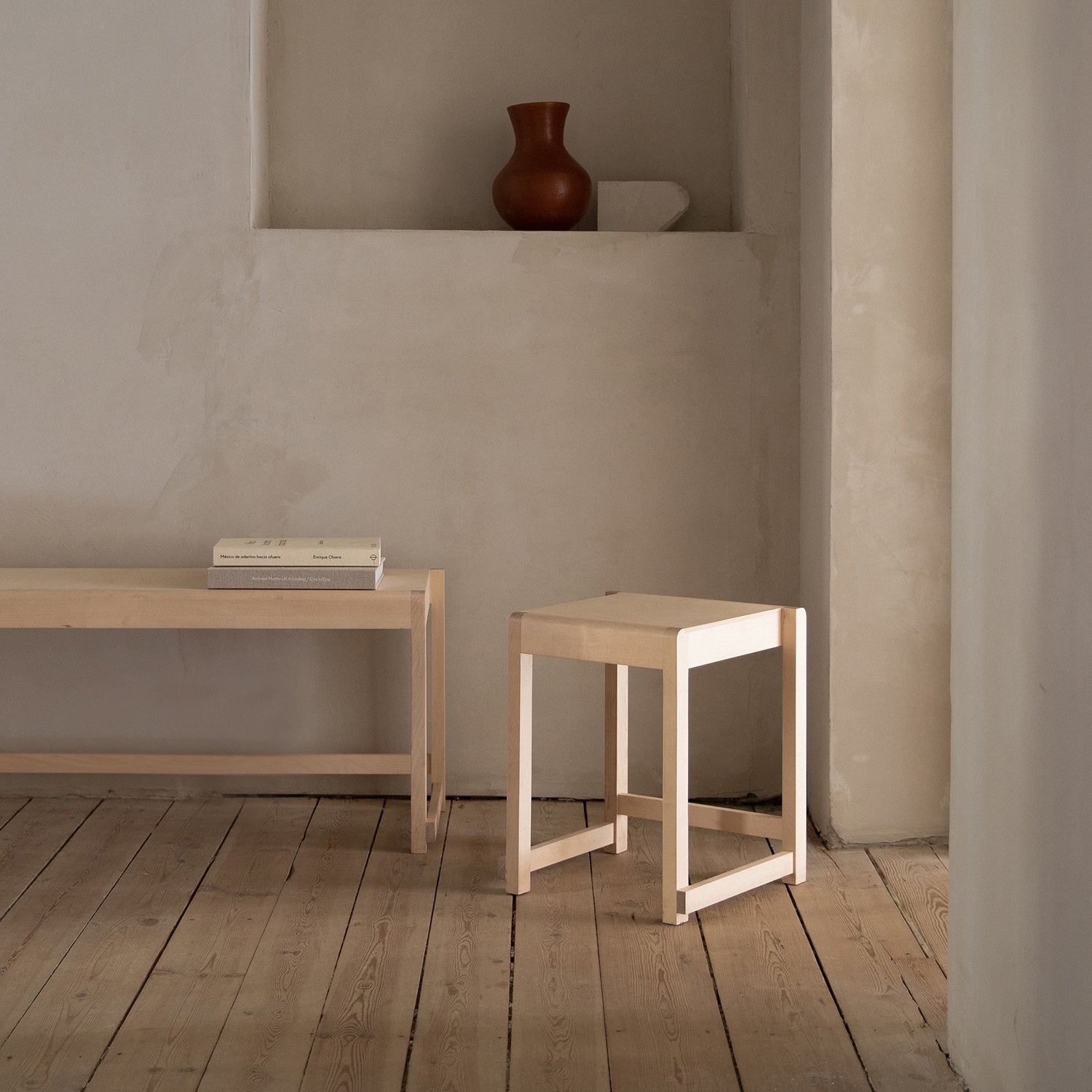 01 Low Stool: LS