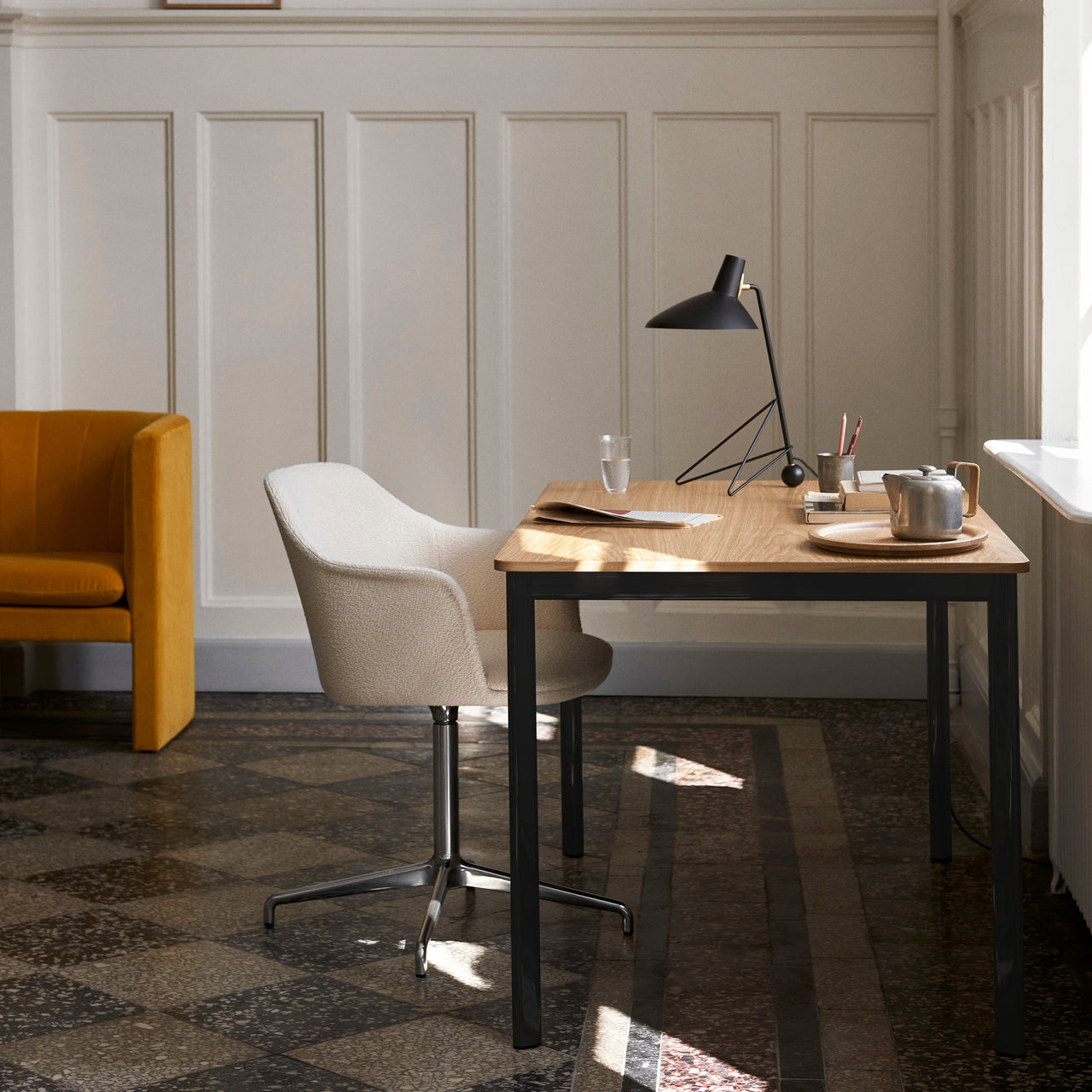 Drip HW115 + HW116 + HW117 Dining Table