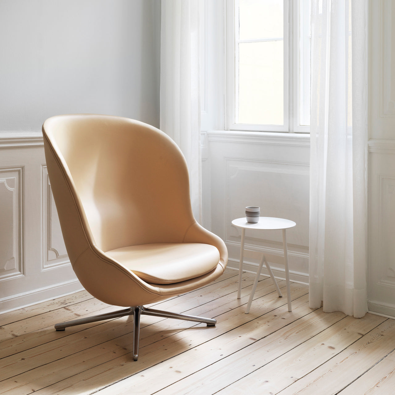 Hyg Lounge Chair High: Swivel Base