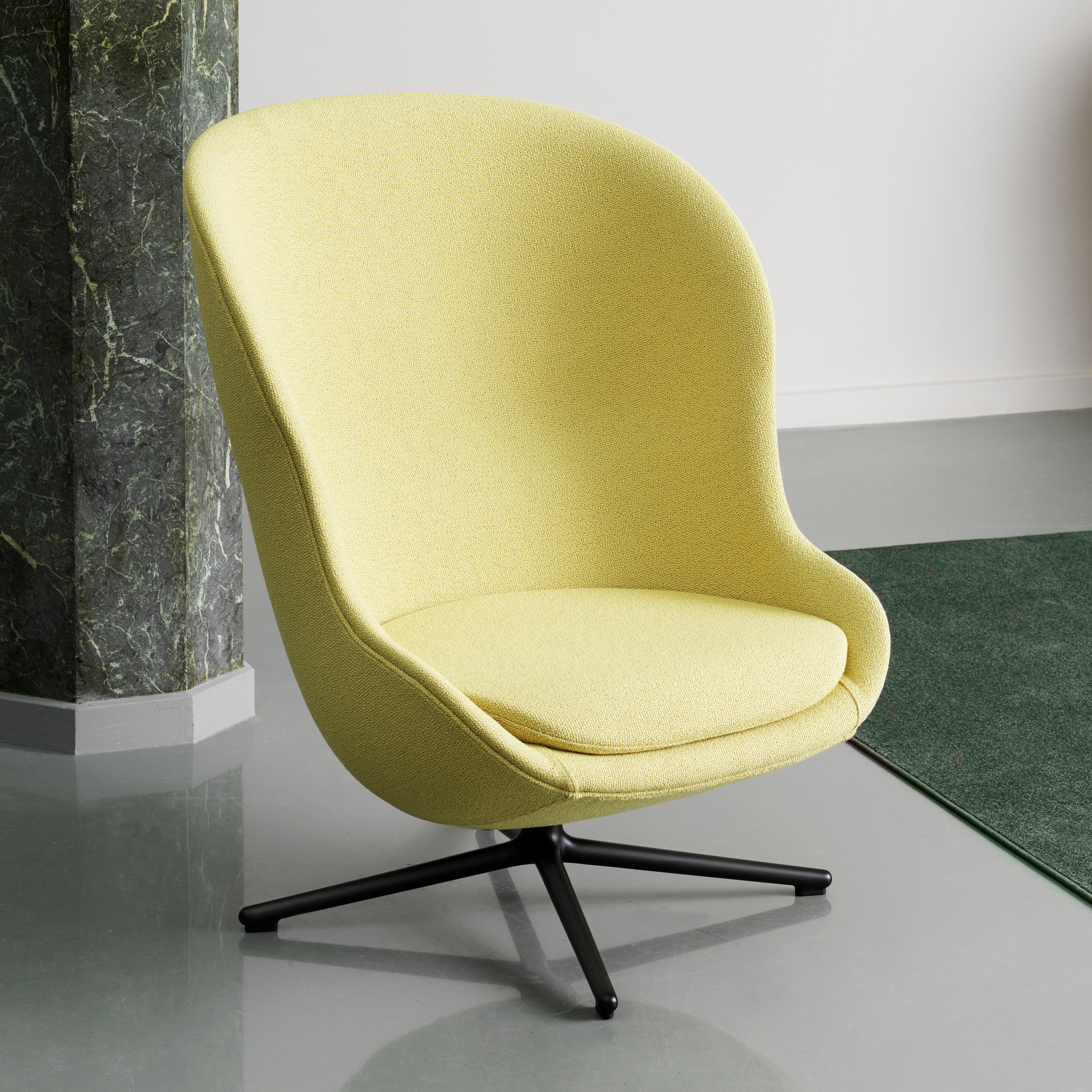 Hyg Lounge Chair High: Swivel Base