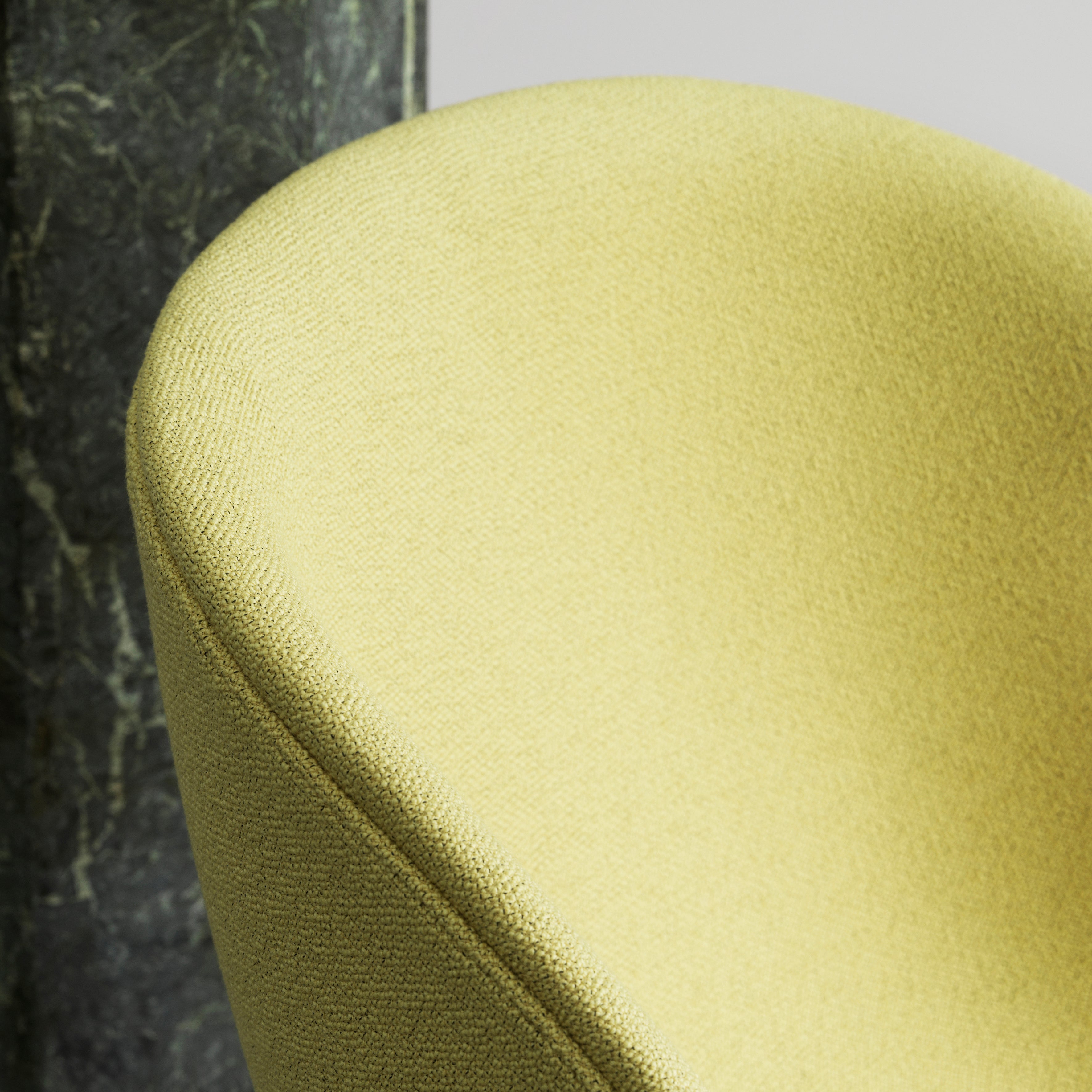 Hyg Lounge Chair High: Swivel Base
