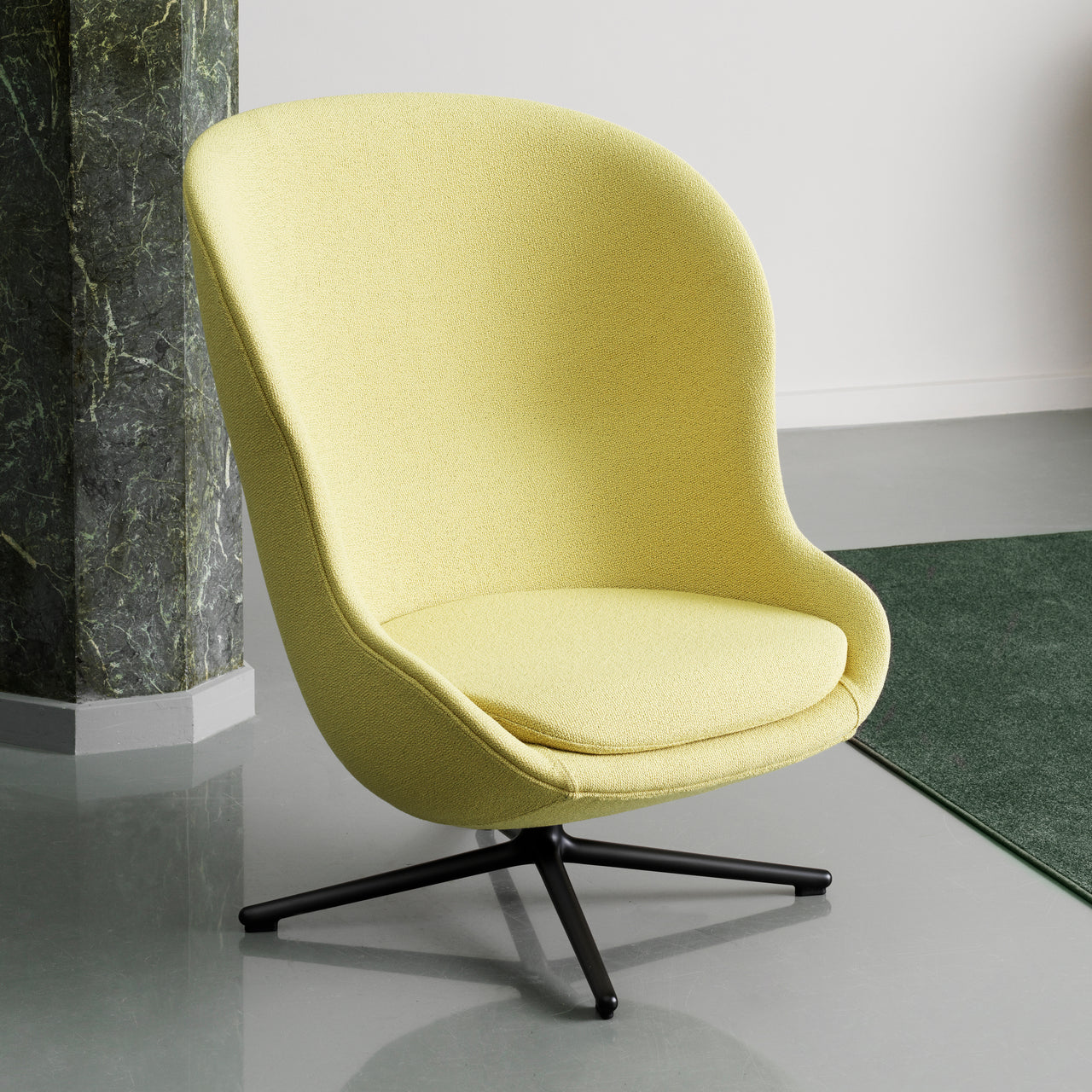 Hyg Lounge Chair High: Swivel Base