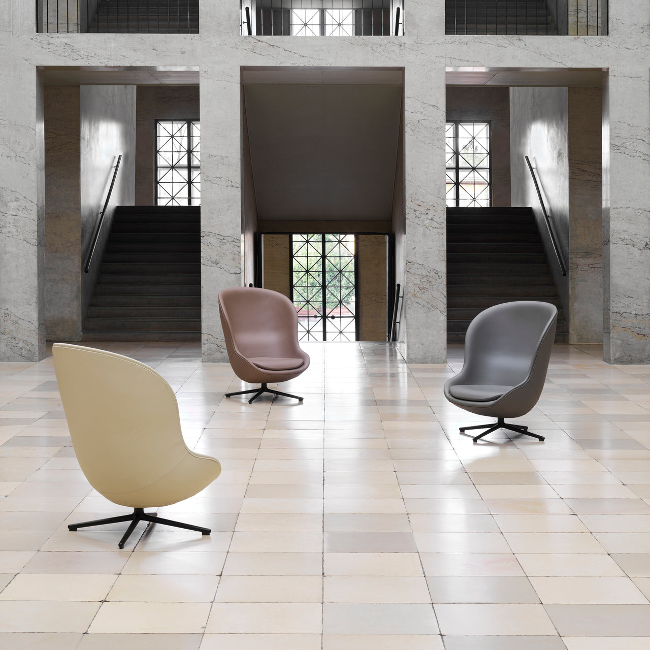 Hyg Lounge Chair High: Swivel Base