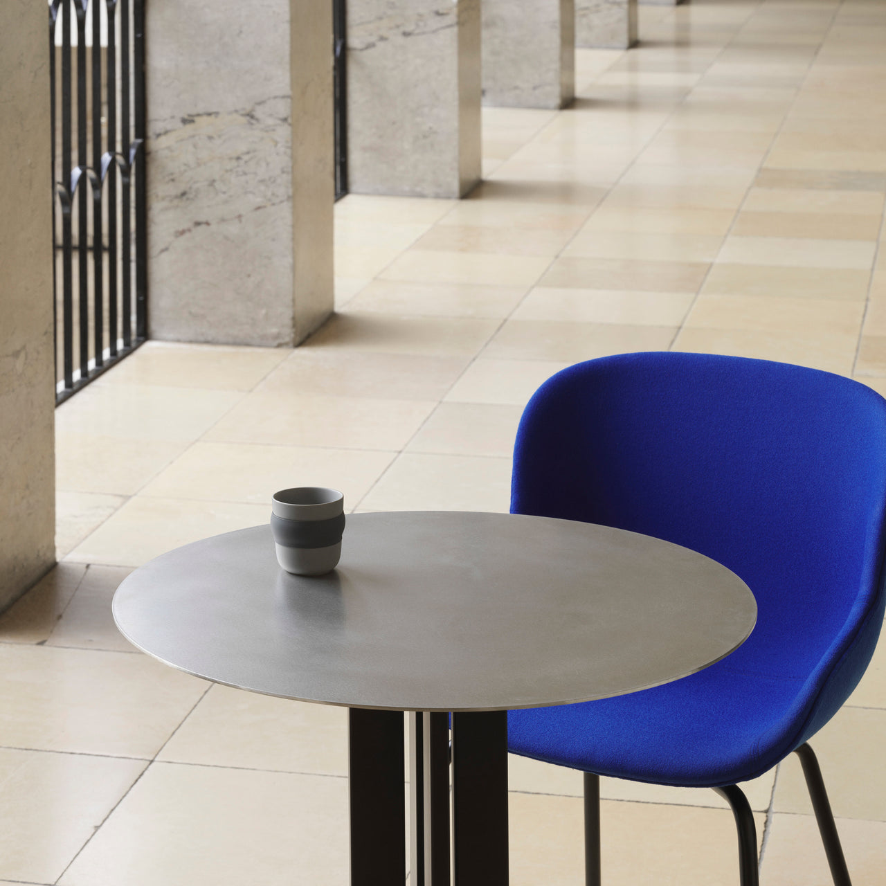 Hyg Chair: Steel Base + Full Upholstered