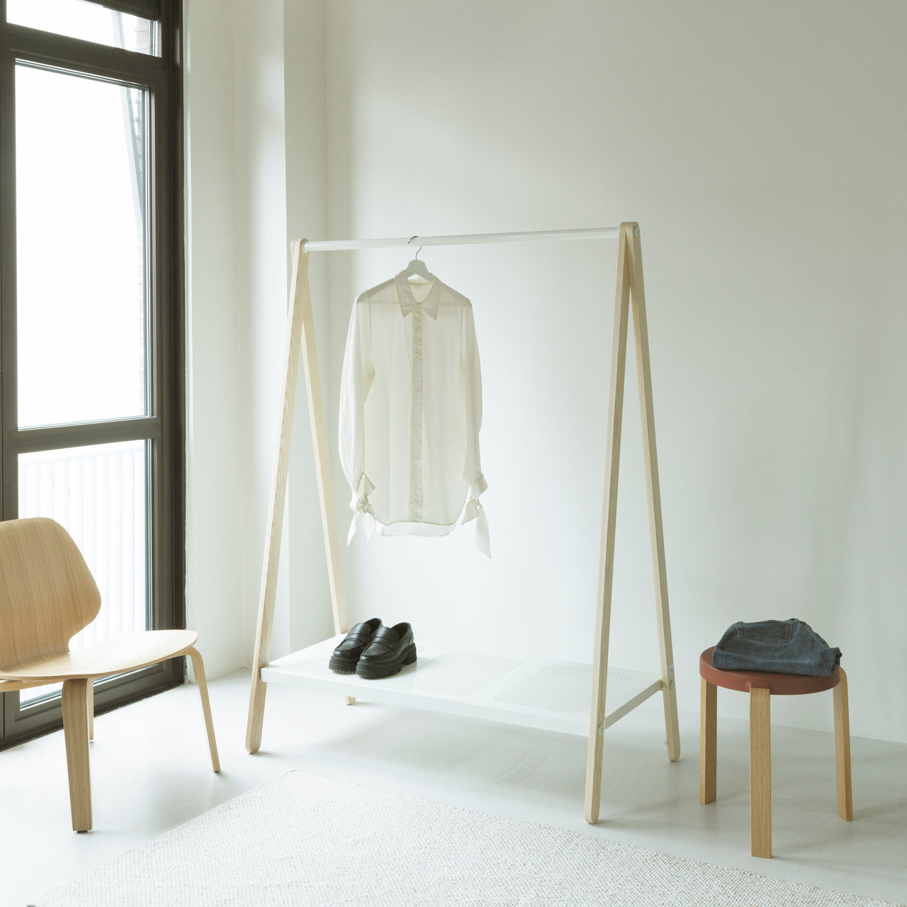 Toj Clothes Rack