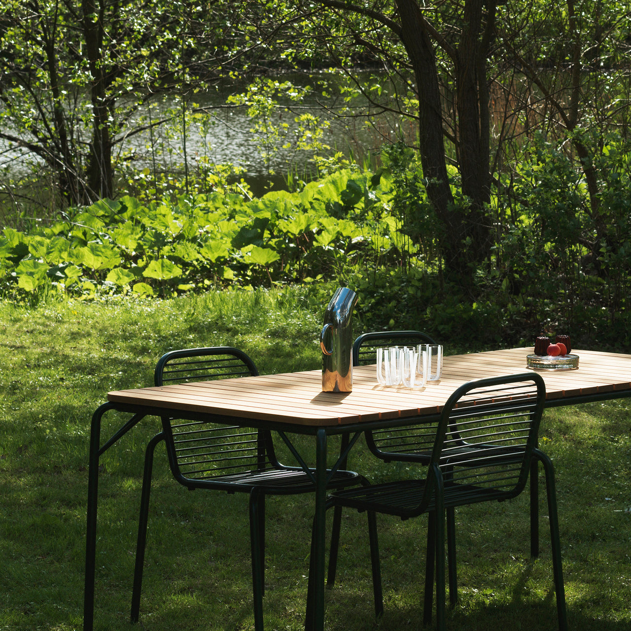 Vig Stacking Chair: Steel