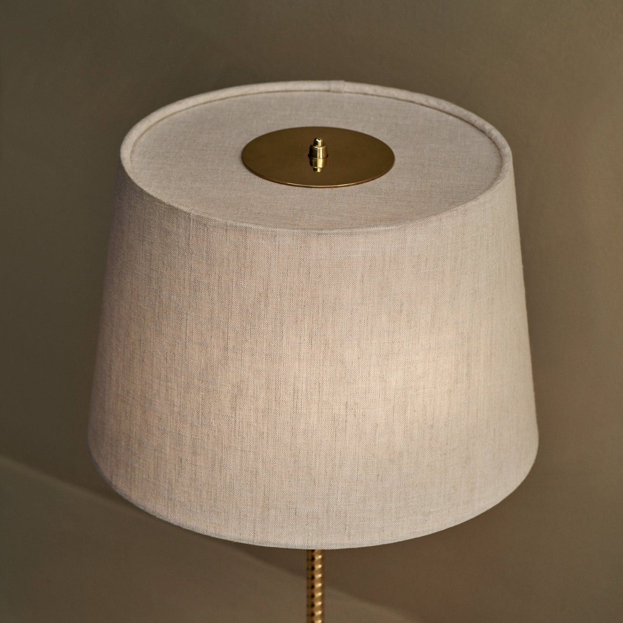 9205 Table Lamp