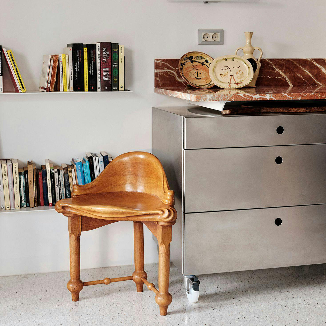 Calvet Stool