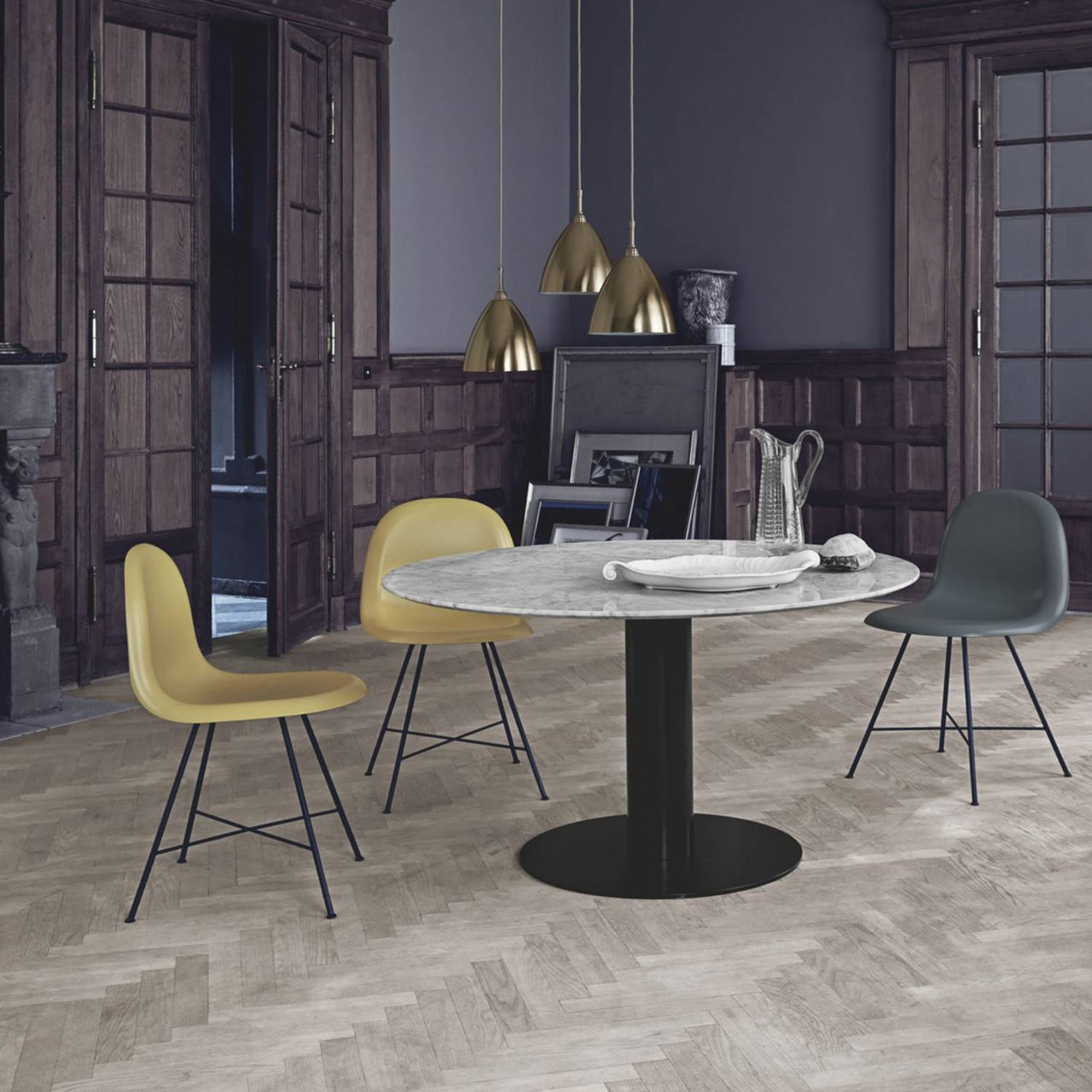 Gubi 2.0 Dining Table: Round