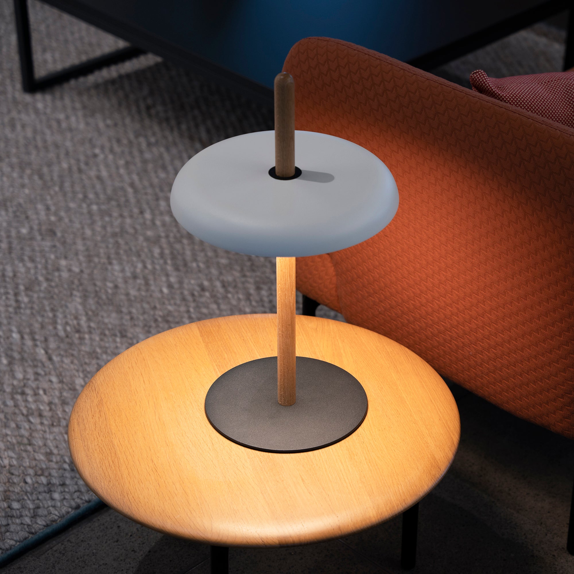 Nivél Portable Table Lamp