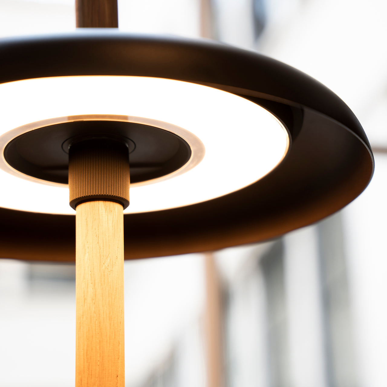 Nivél Portable Table Lamp