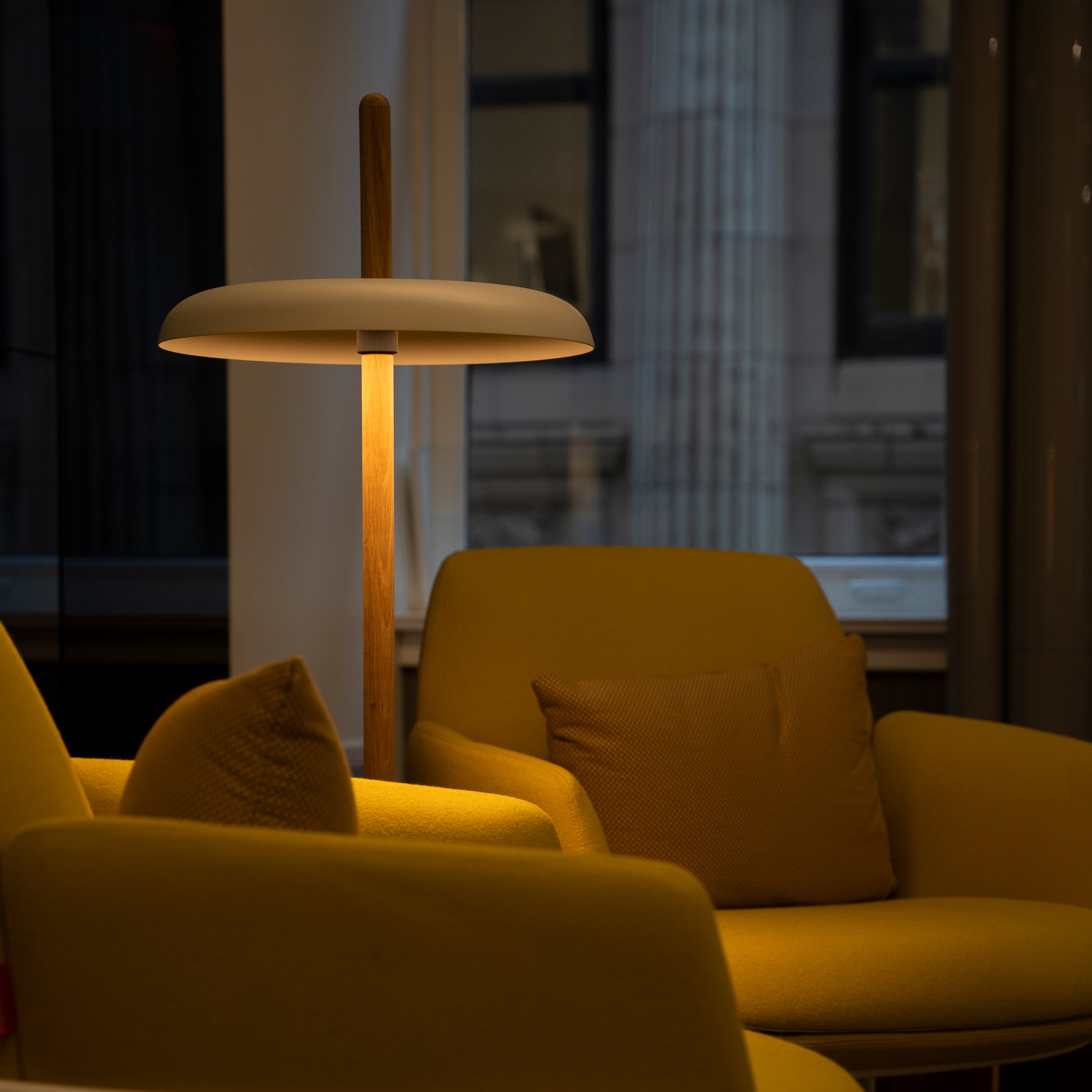 Nivél Portable Table Lamp