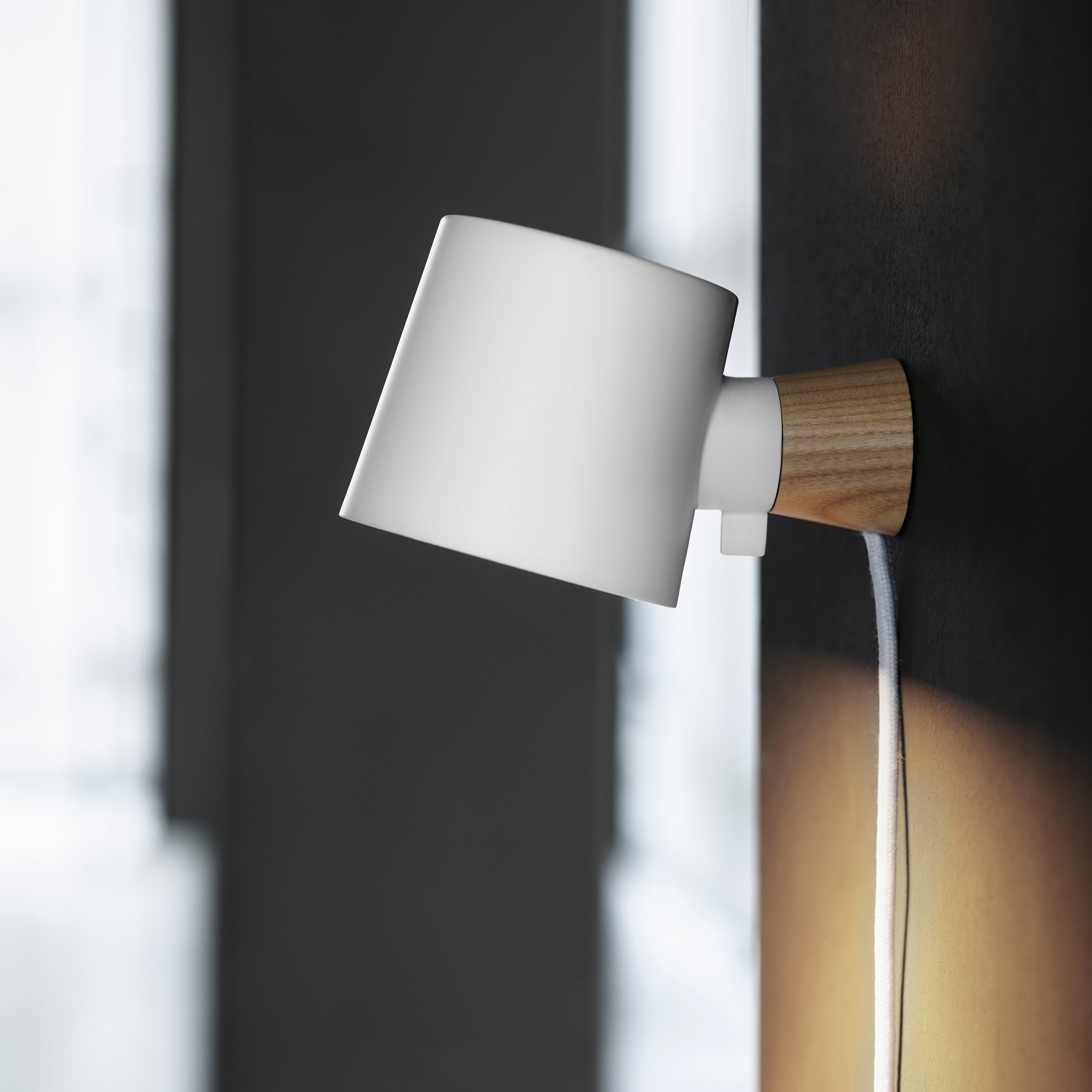 Rise Wall Lamp