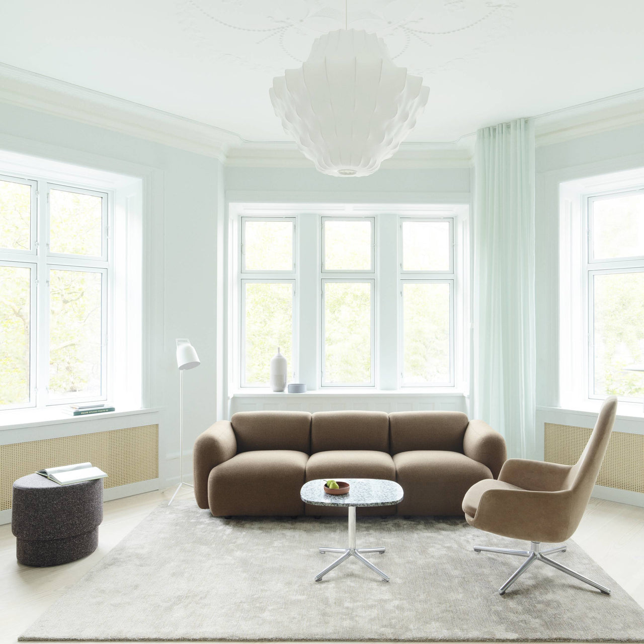 Era Lounge Chair Swivel: High