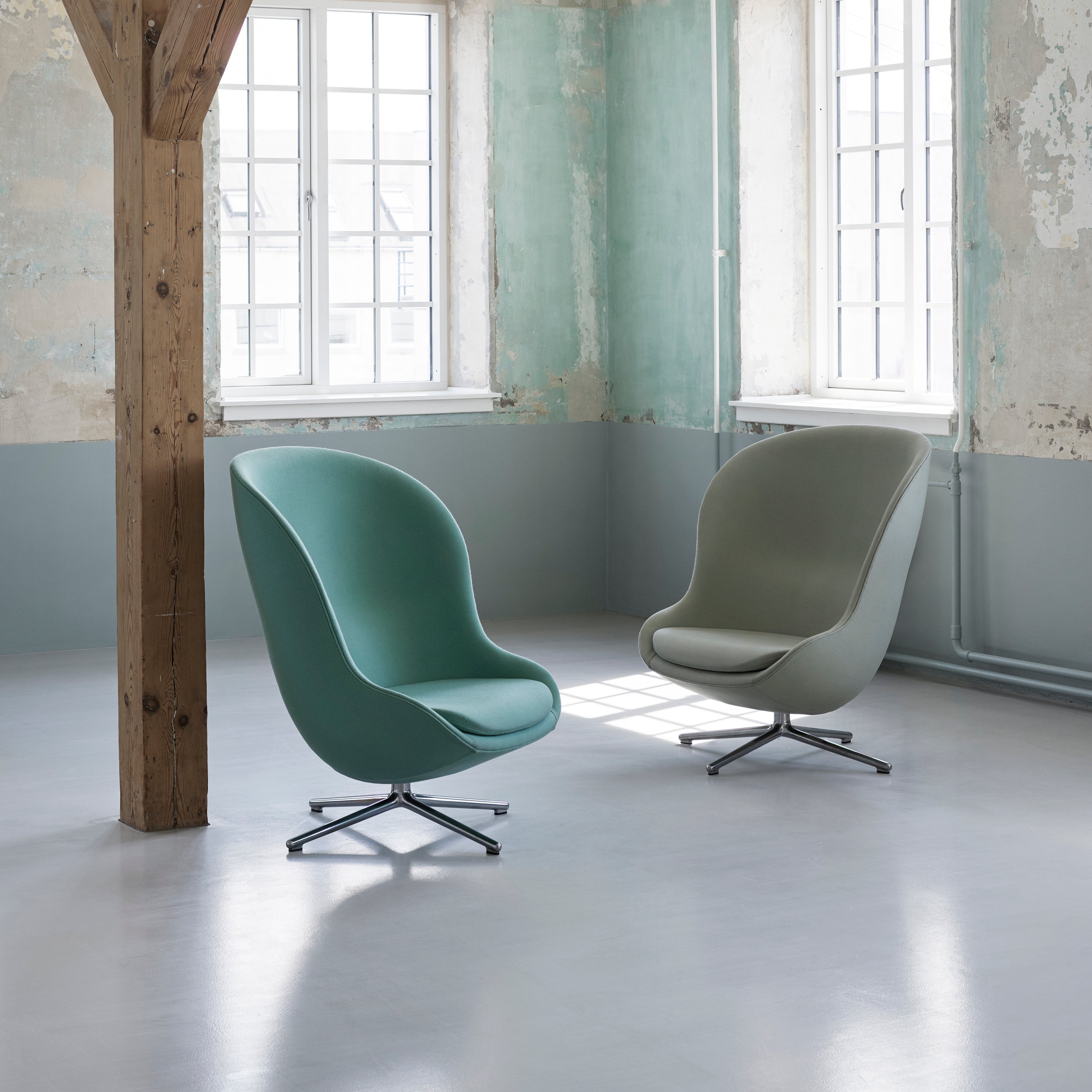 Hyg Lounge Chair High: Swivel Base