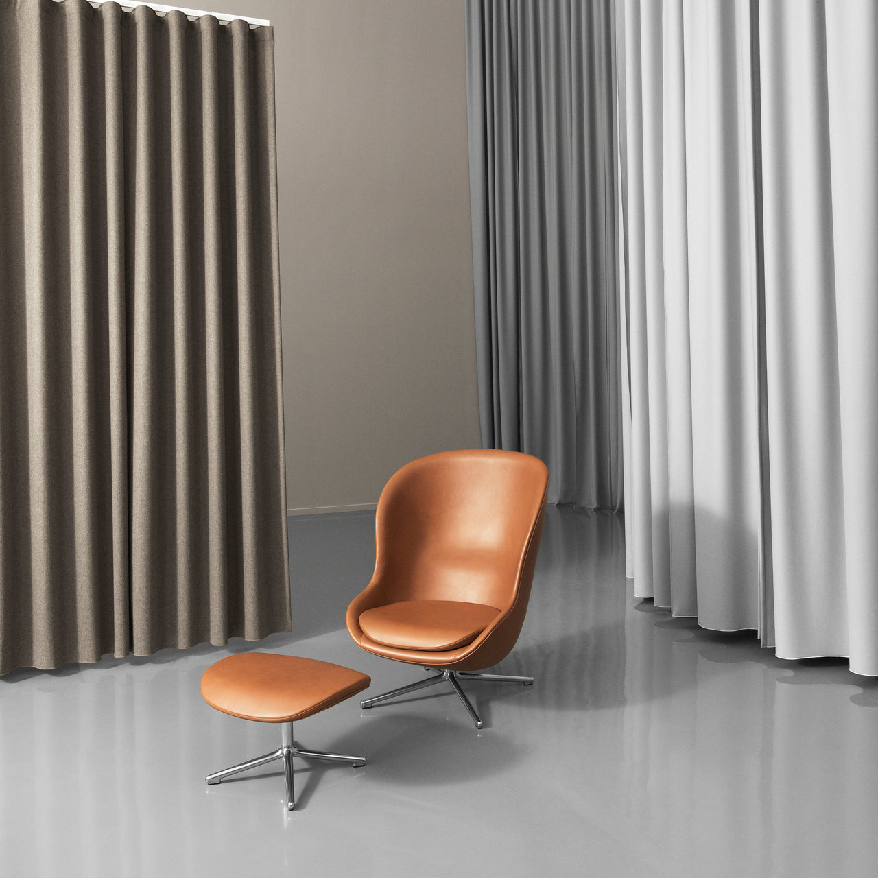 Hyg Lounge Chair High: Swivel Base