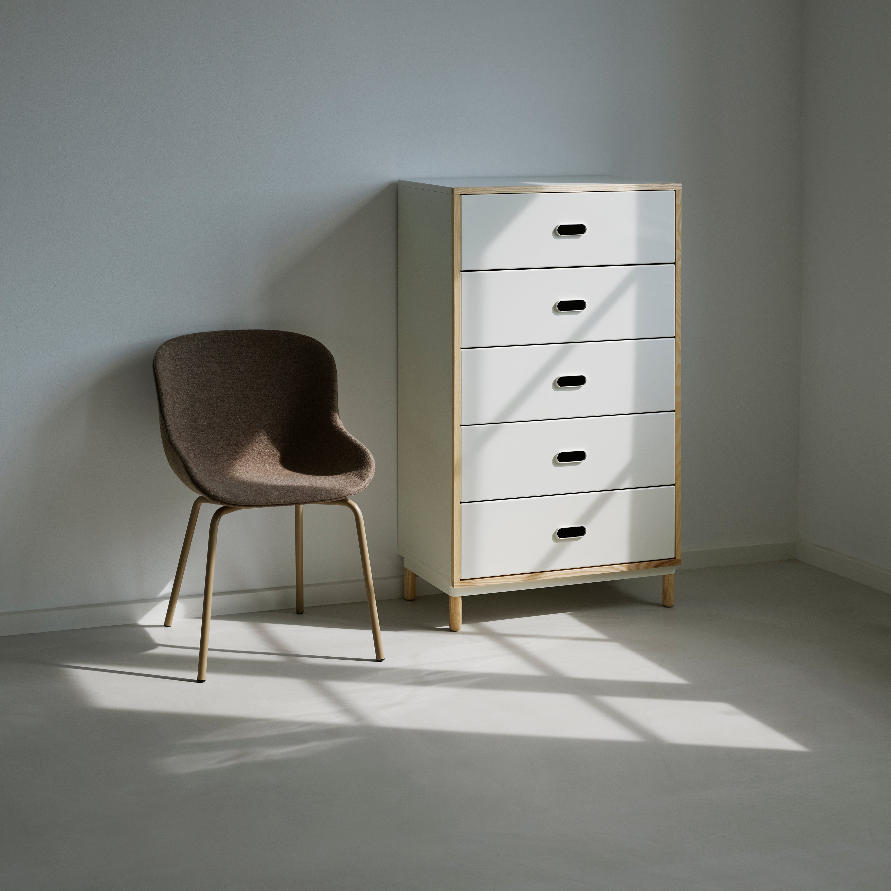 Hyg Chair: Steel Base + Full Upholstered