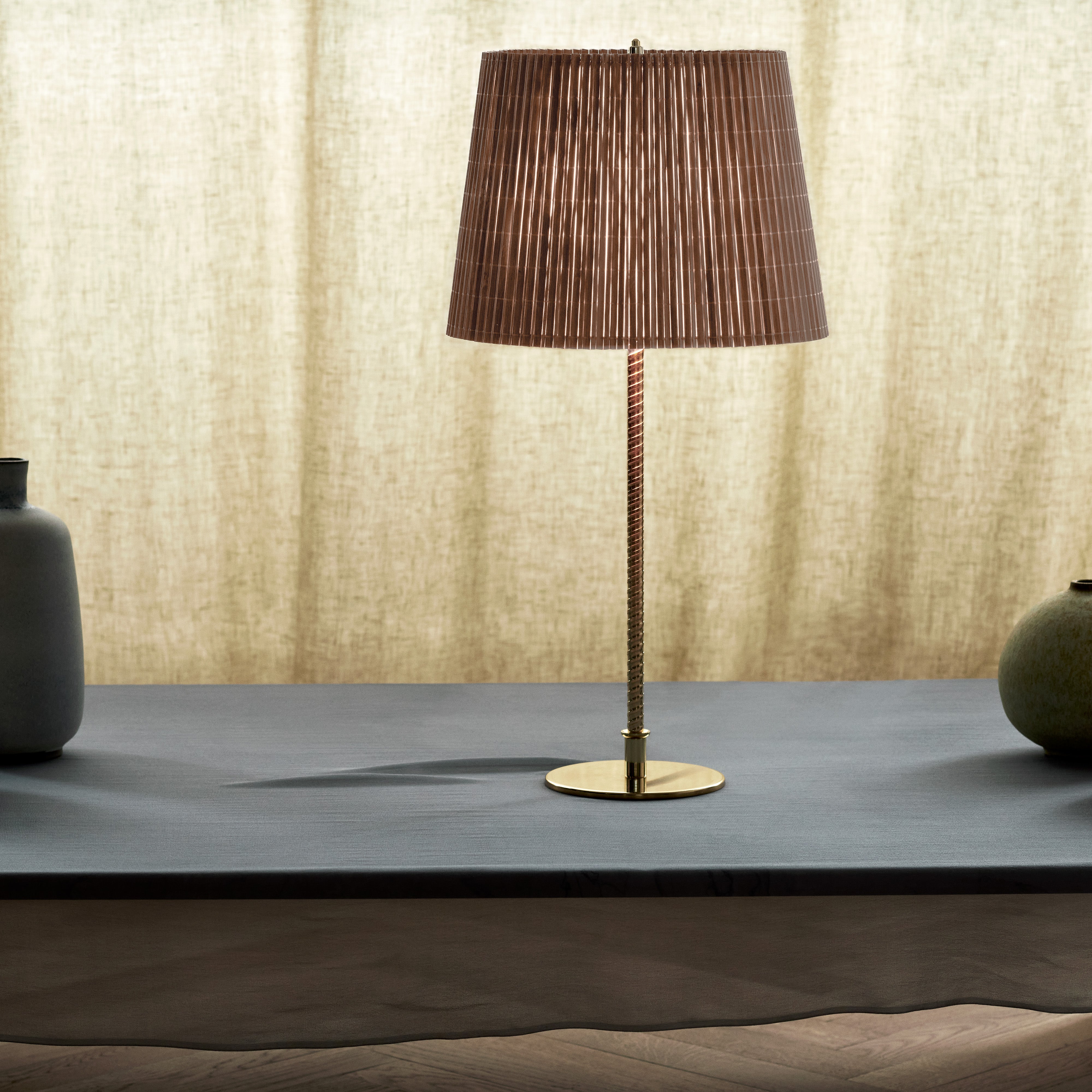 9205 Table Lamp: LS