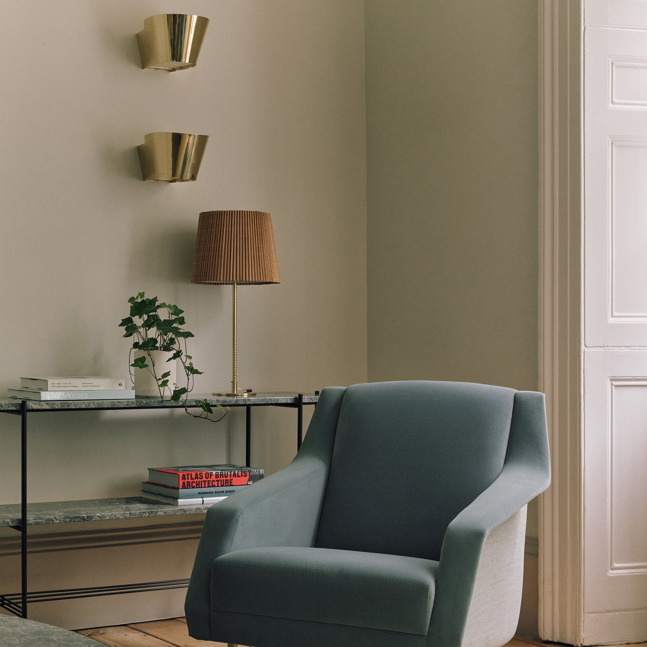 9464 Wall Lamp: LS