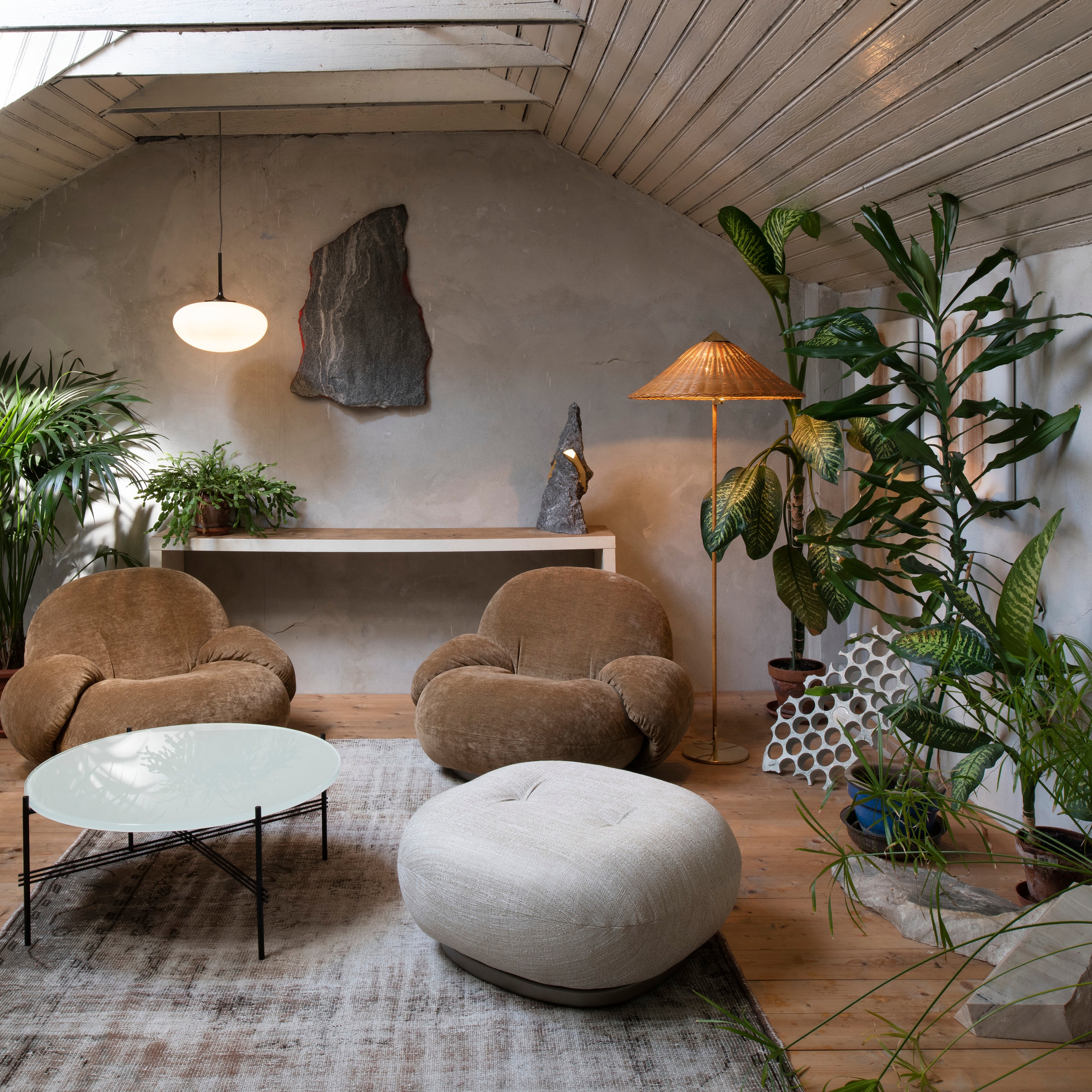 9602 Floor Lamp: LS