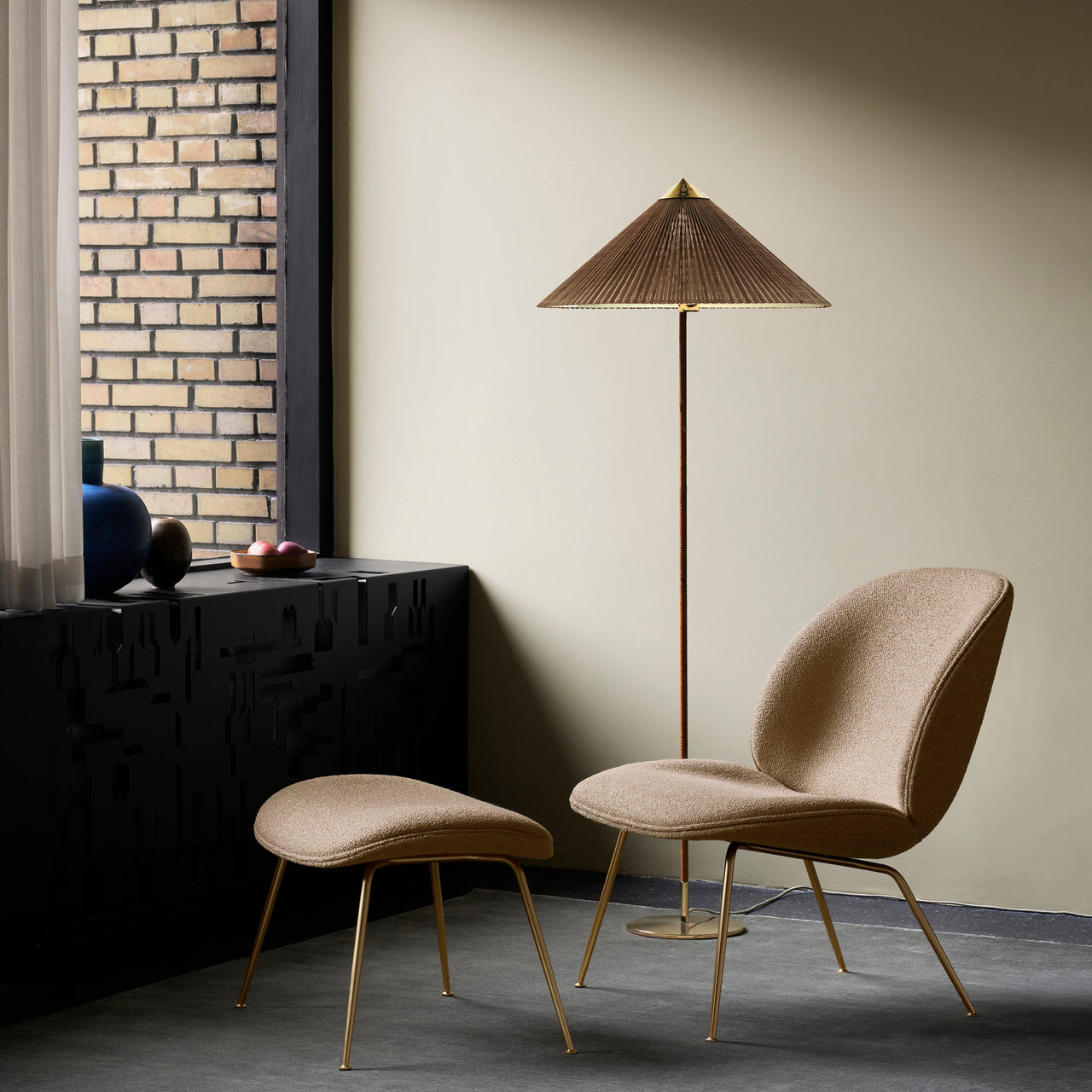 9602 Floor Lamp: LS