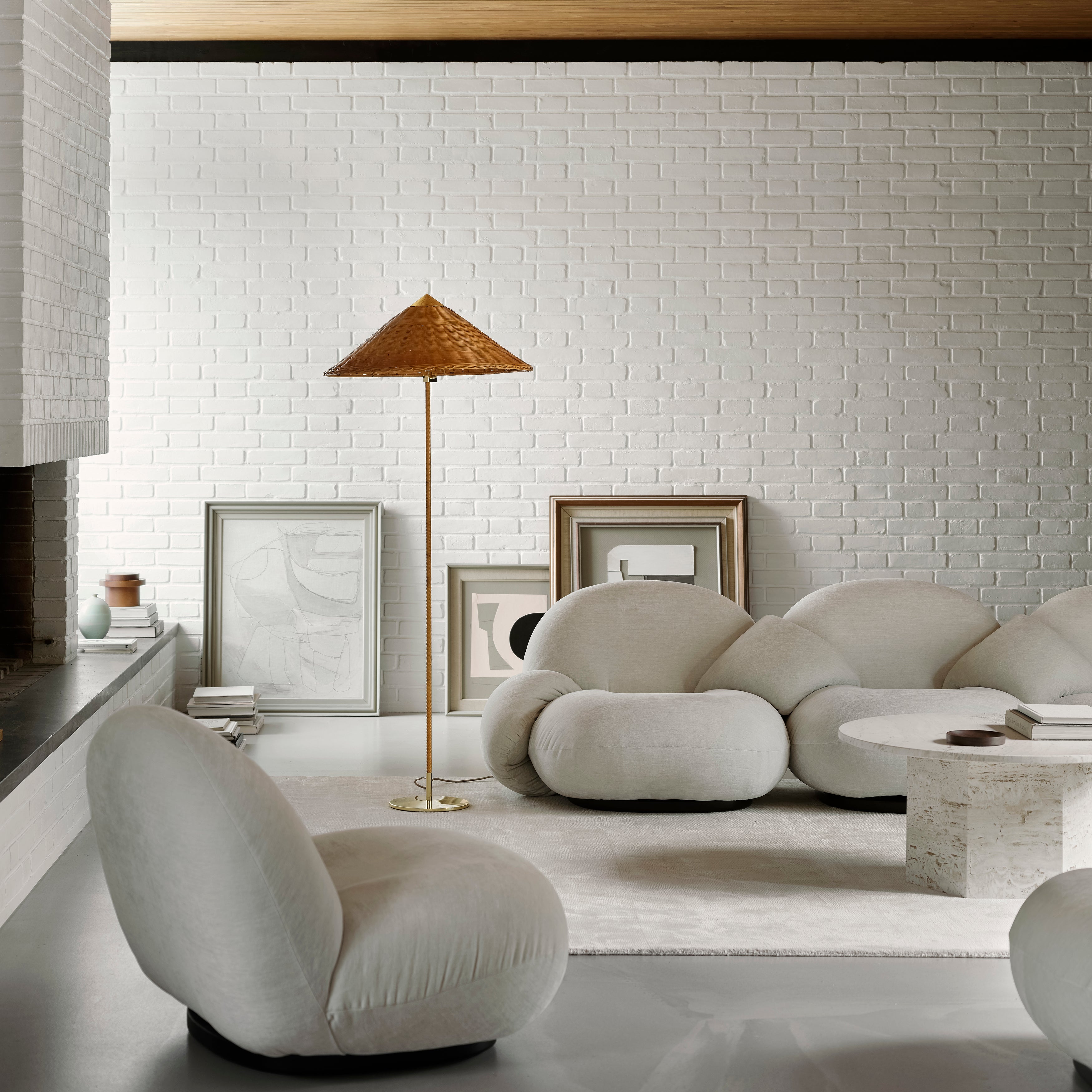 9602 Floor Lamp: LS
