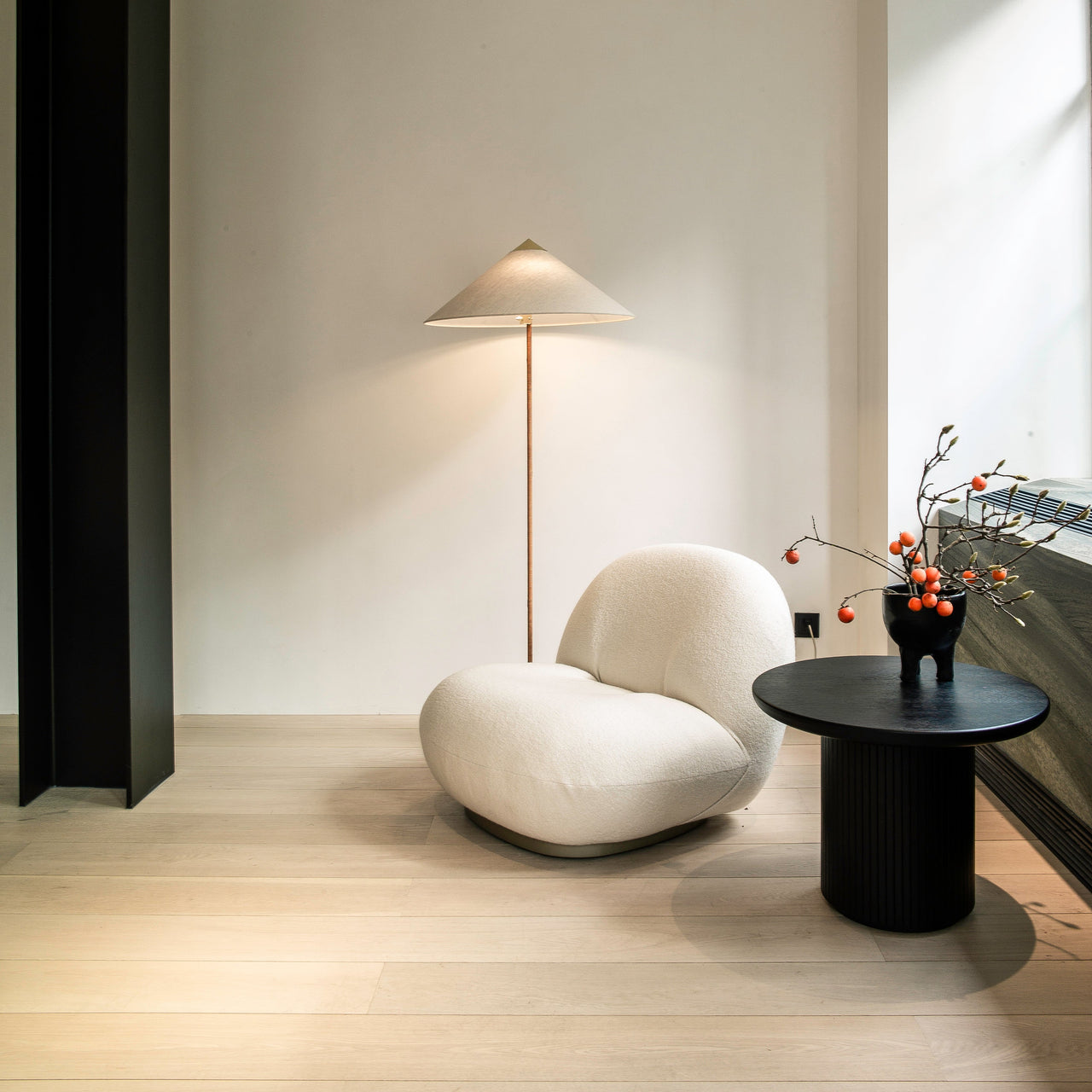 9602 Floor Lamp: LS