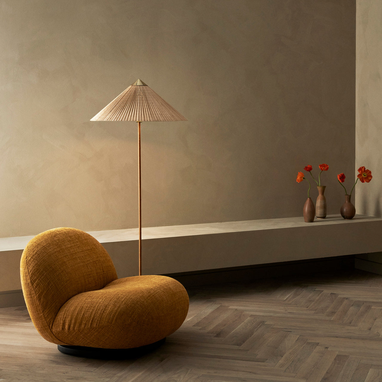 9602 Floor Lamp: LS