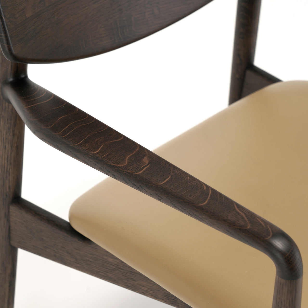 A-LC01 Lounge Chair: DI
