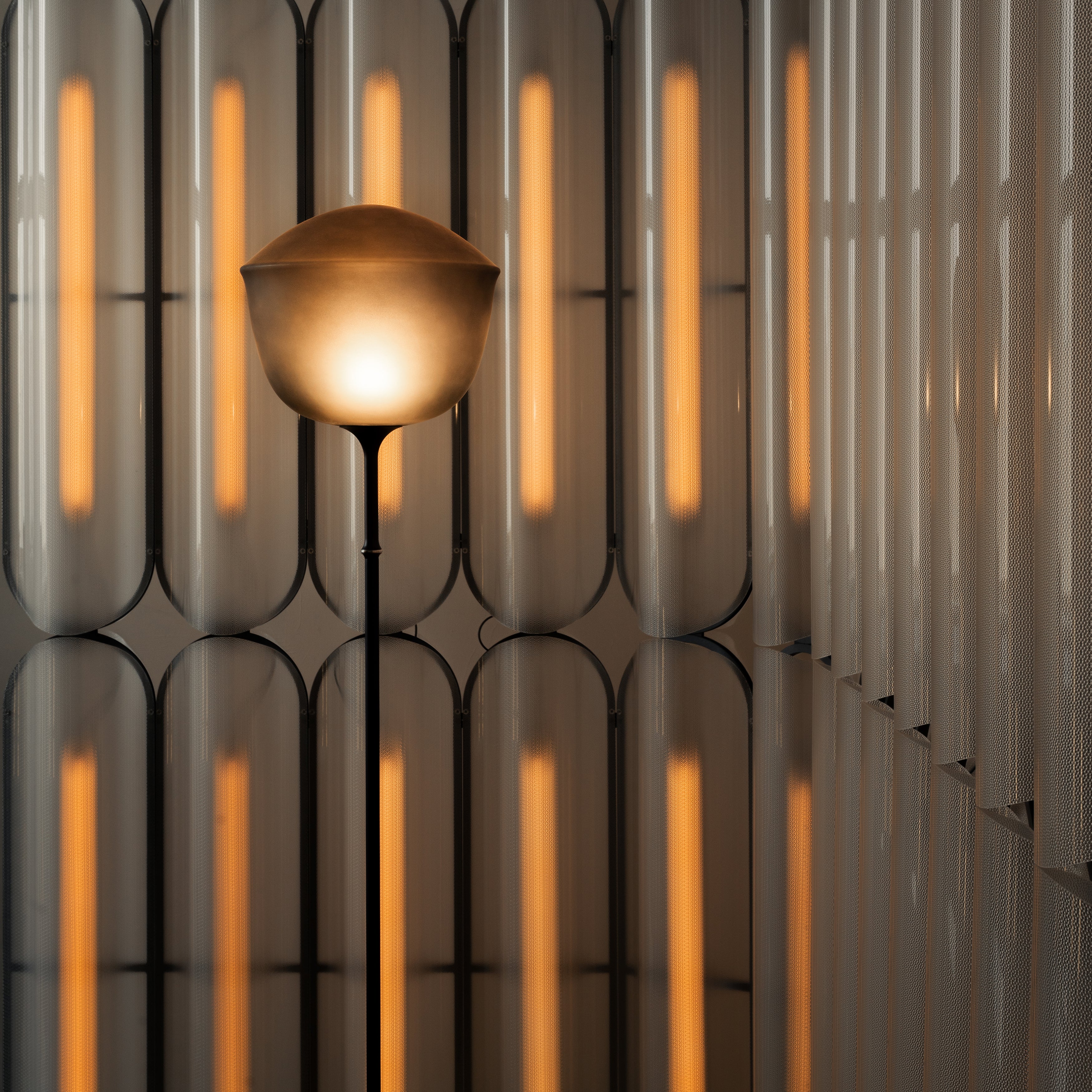 Contour Floor Light