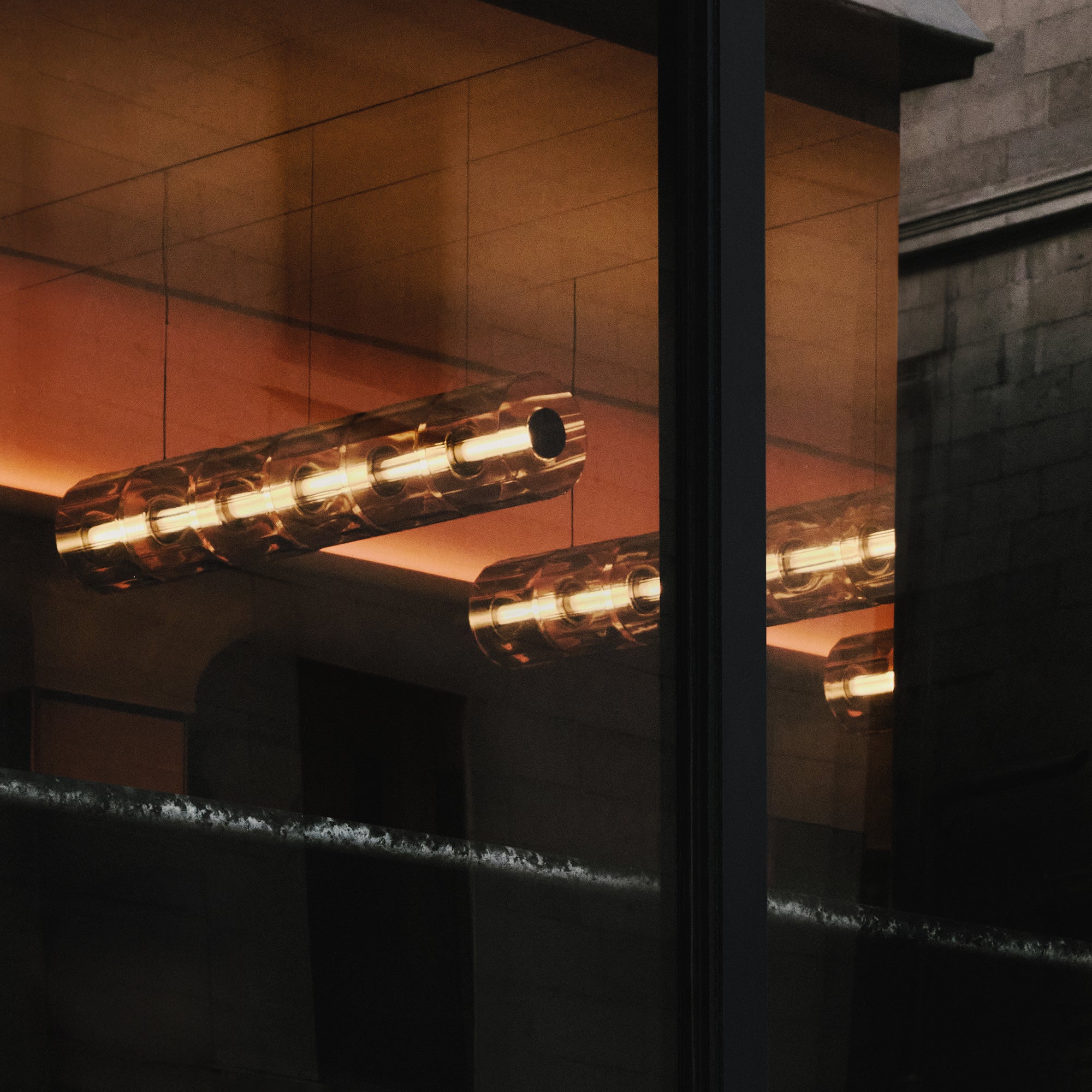 Column 175 Horizontal Pendant: 6 Units