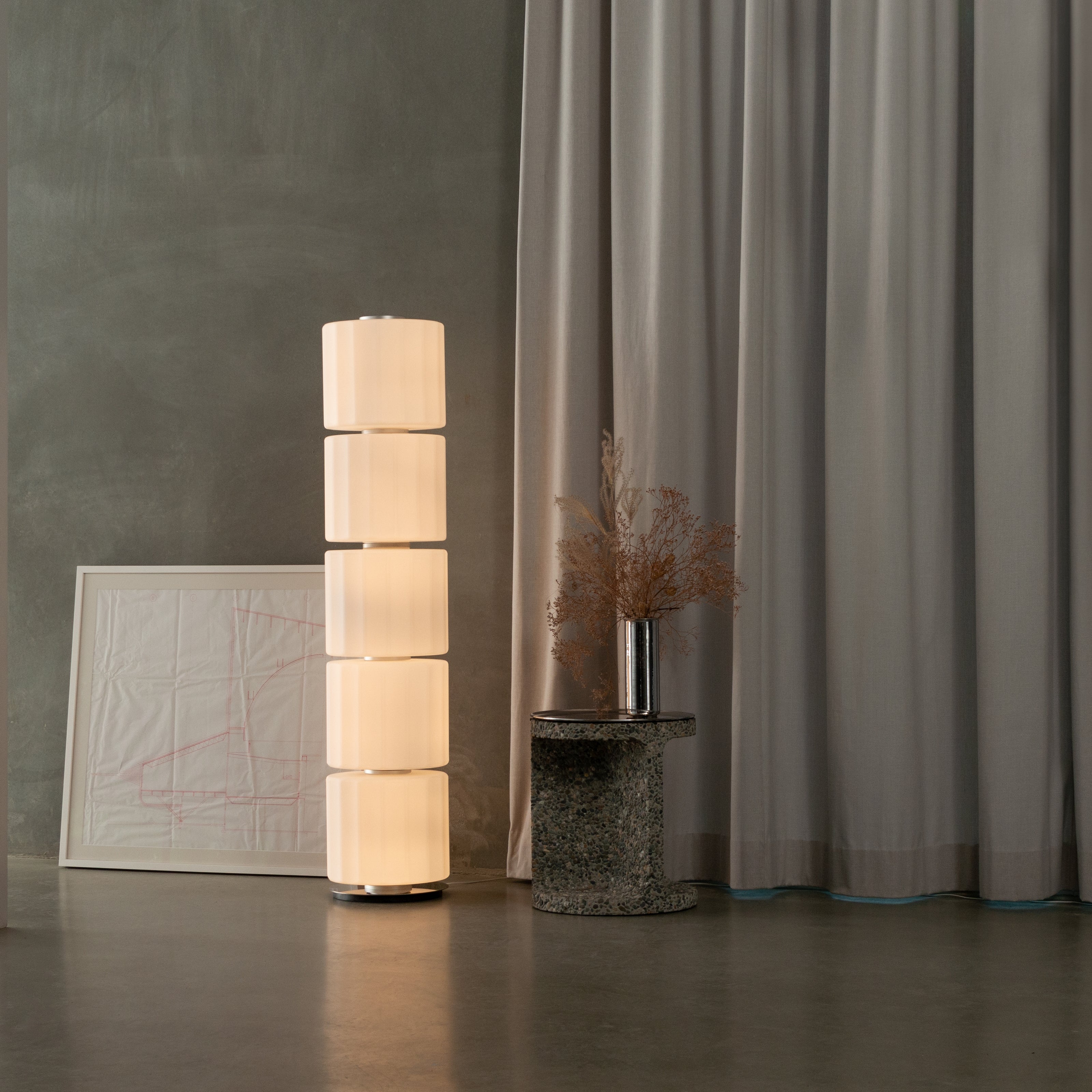 Column 300 Floor Lamp