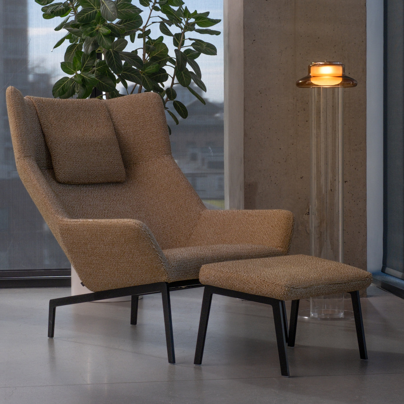 Pace 28 Floor Light