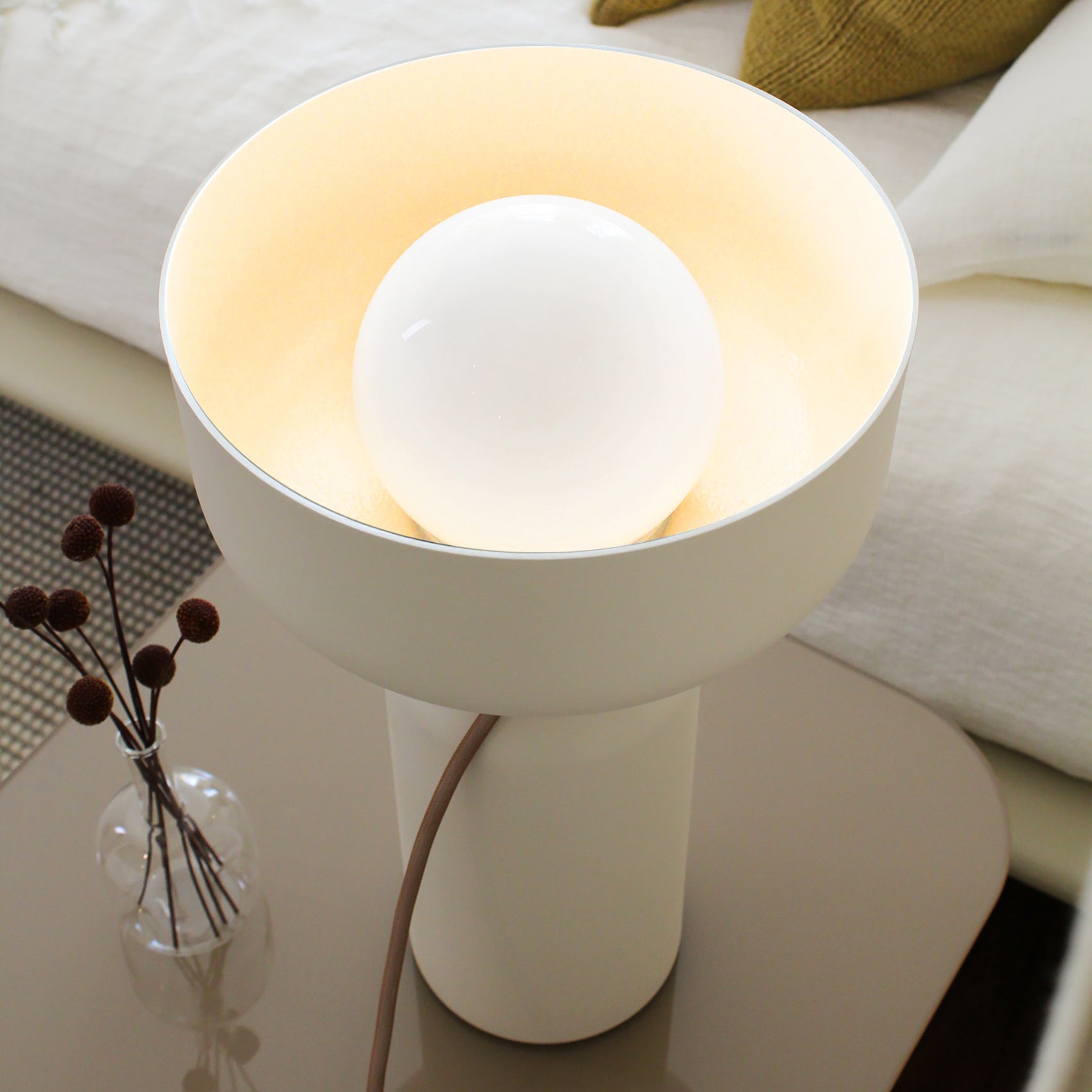 Spotlight Volumes Table Light