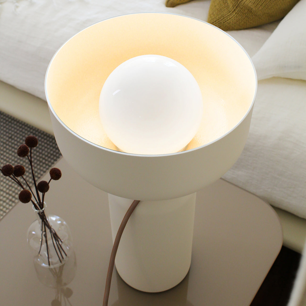 Spotlight Volumes Table Light