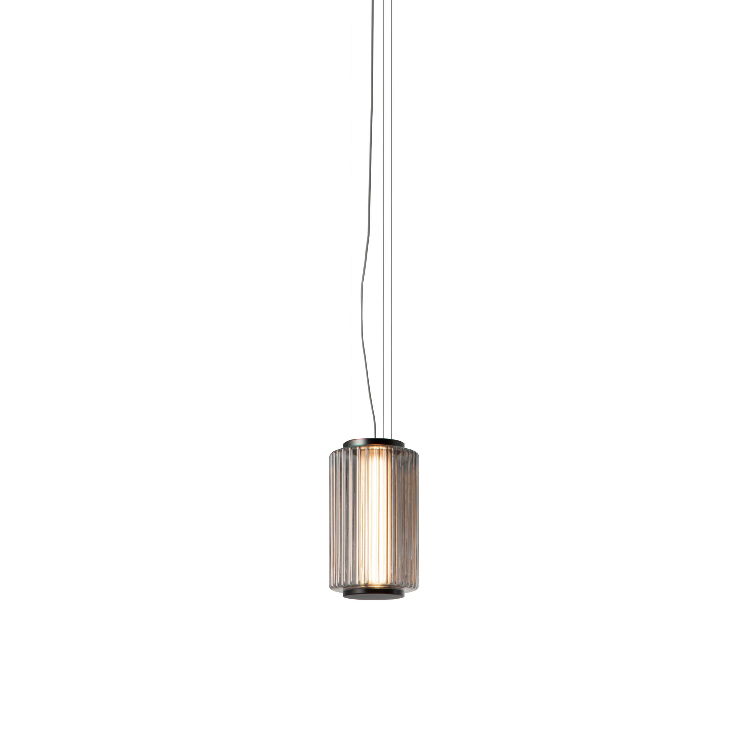 Column 175 Vertical Pendant: 1 Unit + Carbon