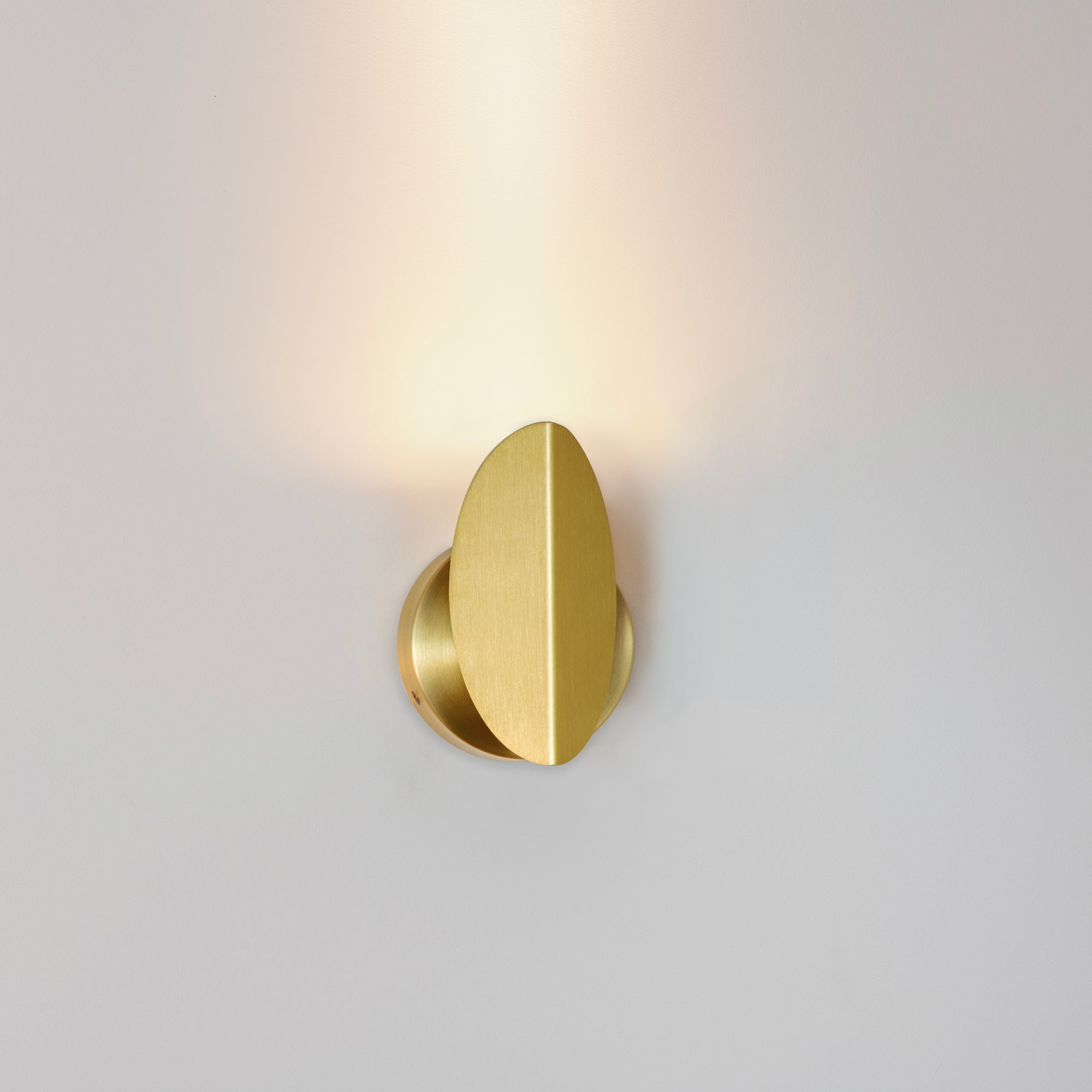 Pirouette Wall Light: V2