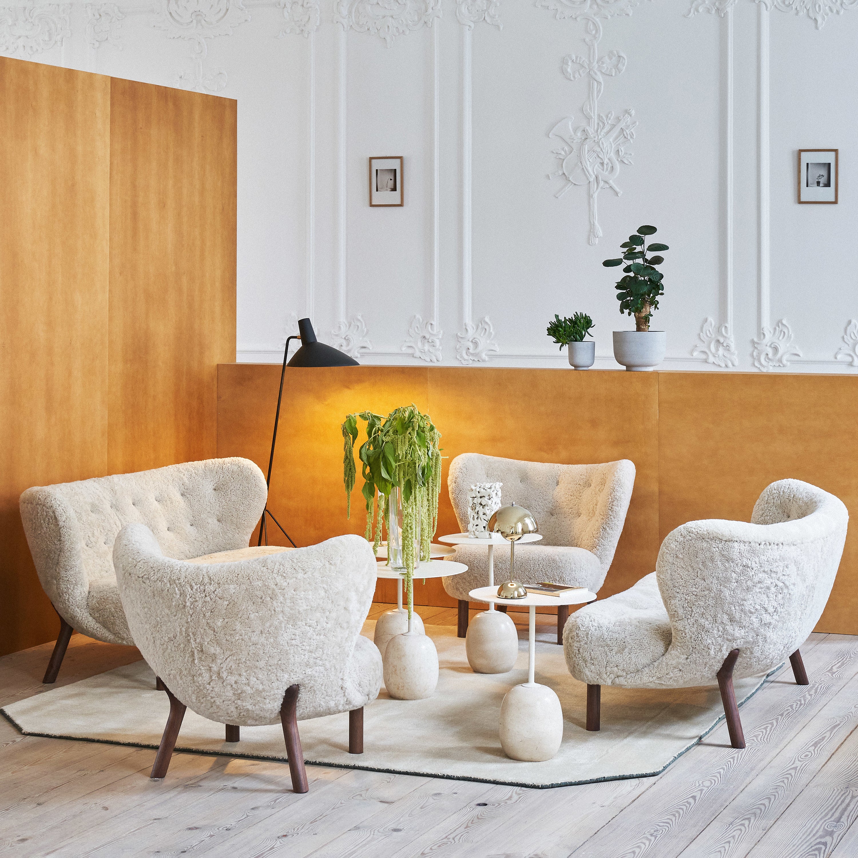 Lato Table LN9