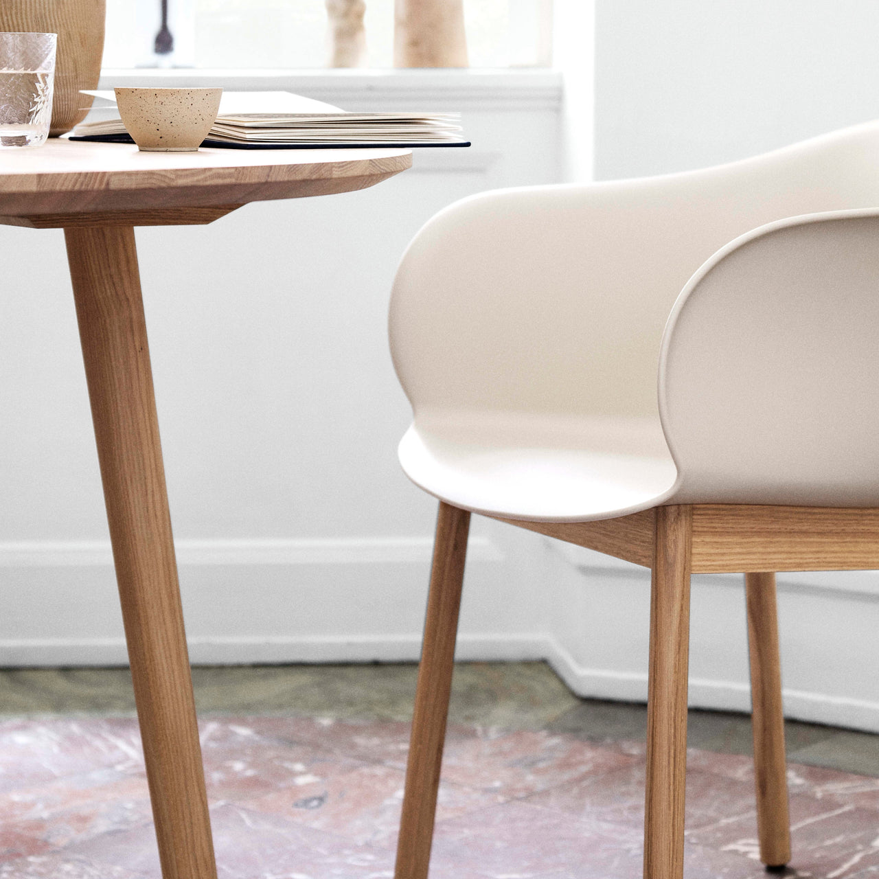 In Between Round Dining Table SK3 + SK4