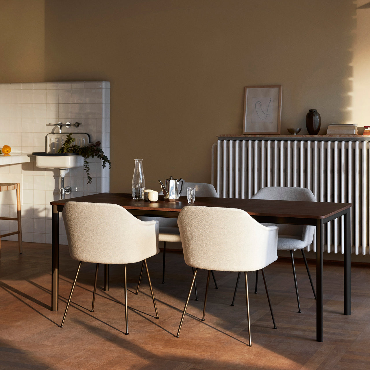 Drip HW115 + HW116 + HW117 Dining Table