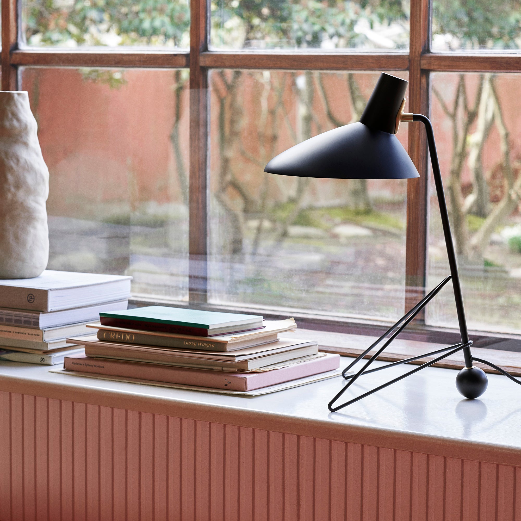 Tripod HM9 Table Lamp