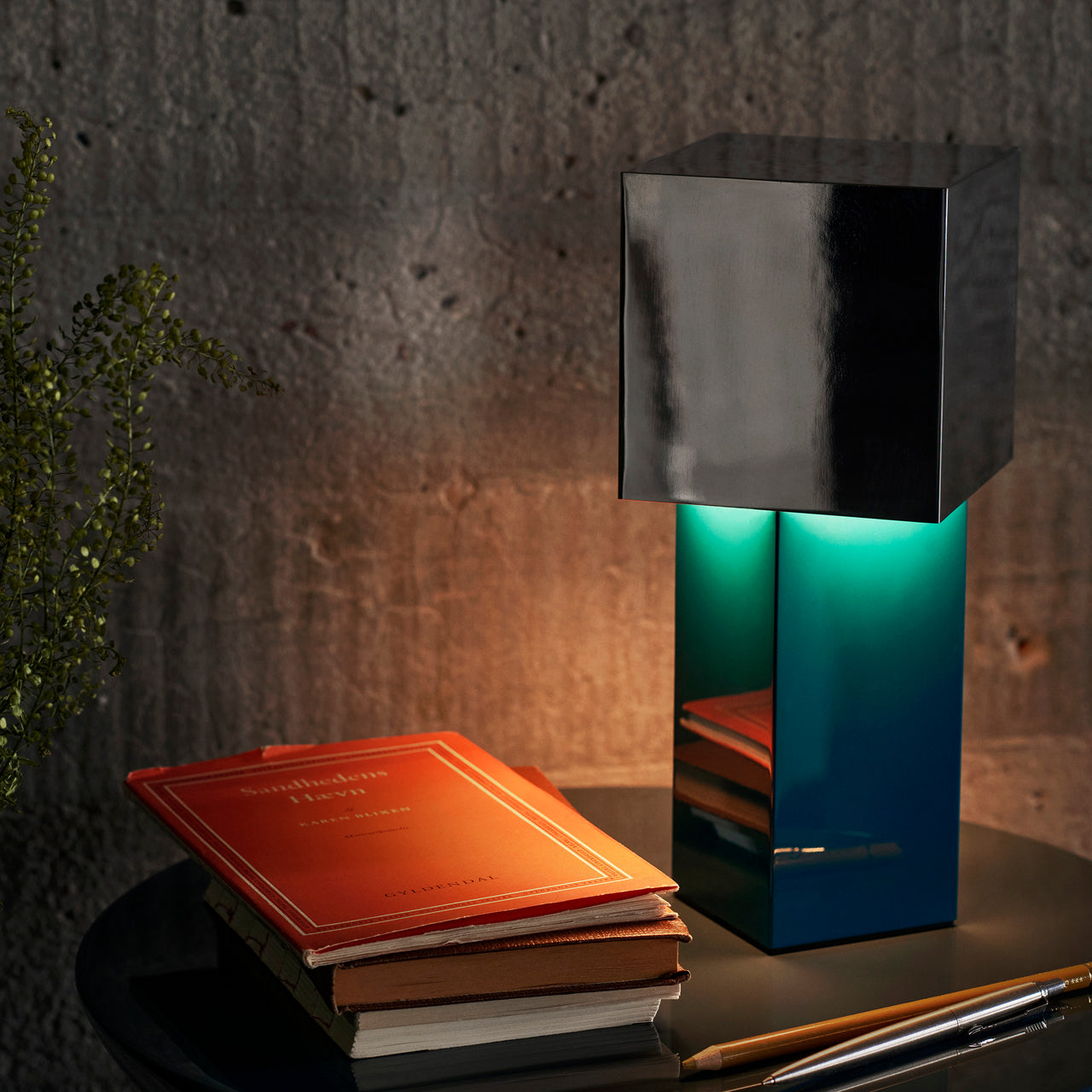 Pivot ATD7 Portable Table Lamp