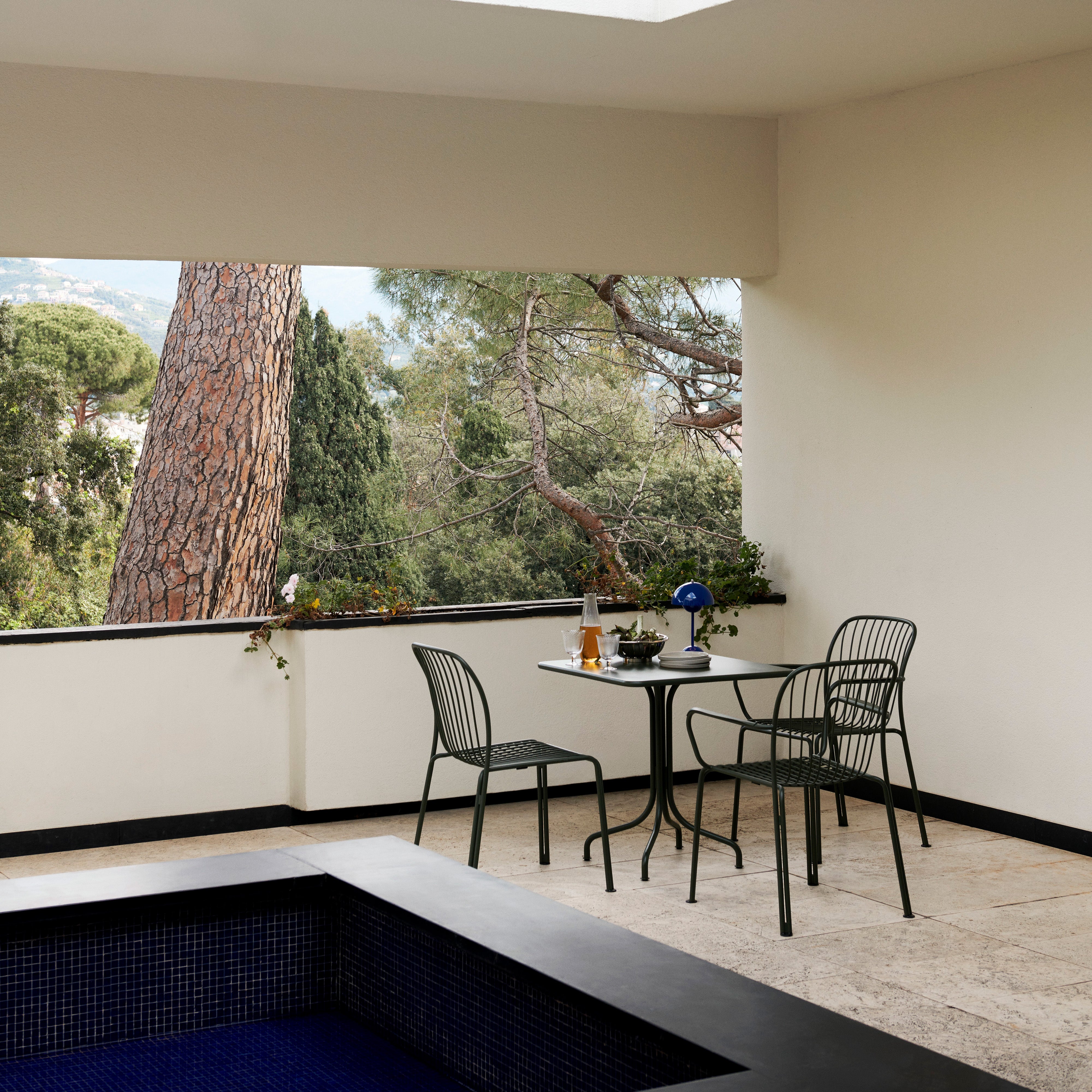 Thorvald SC96 + SC97 Cafe Table: Outdoor