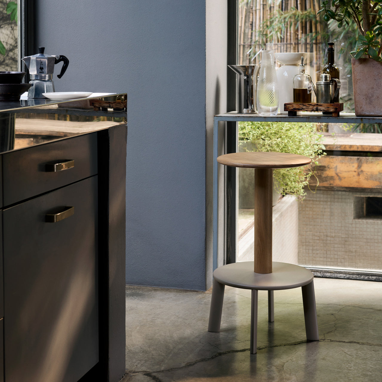 Massif Bar + Counter Stool: AV40 + AV39