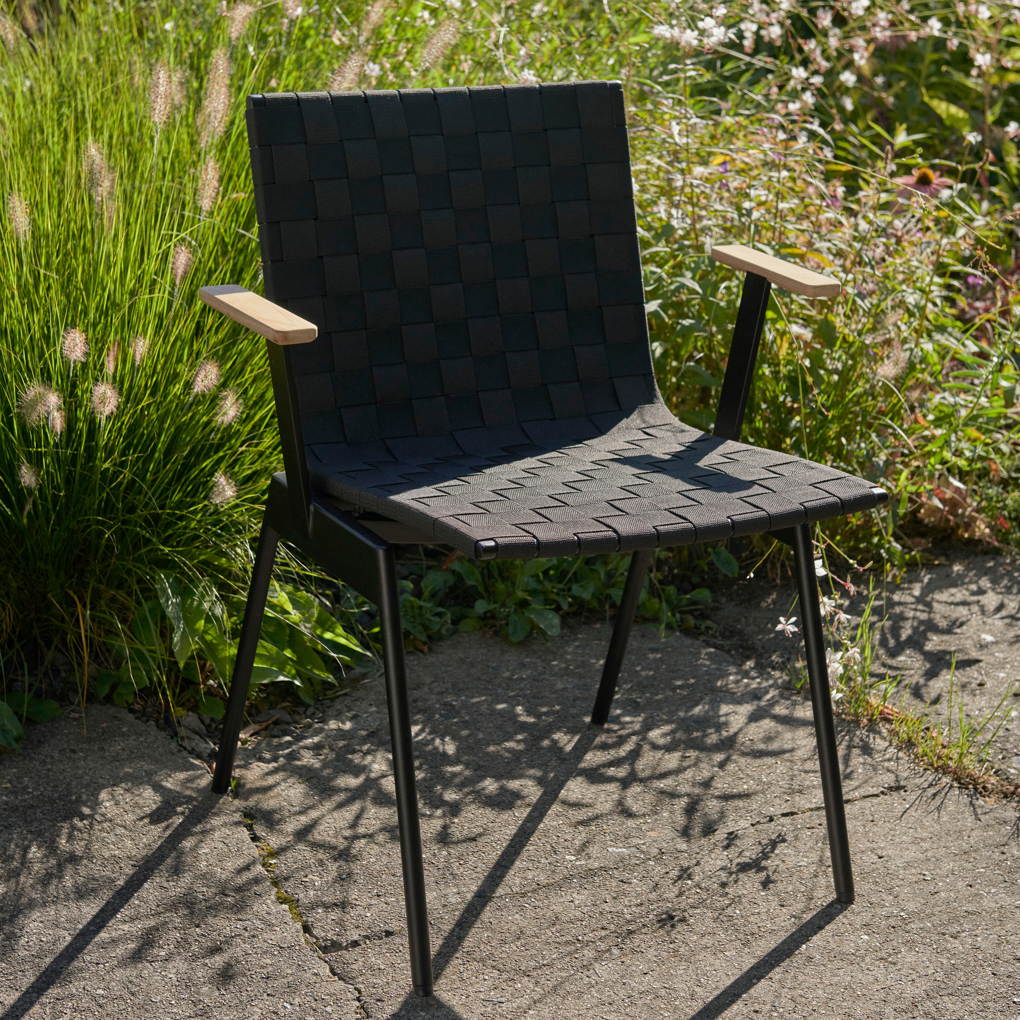 Ville AV34 Armchair: Outdoor