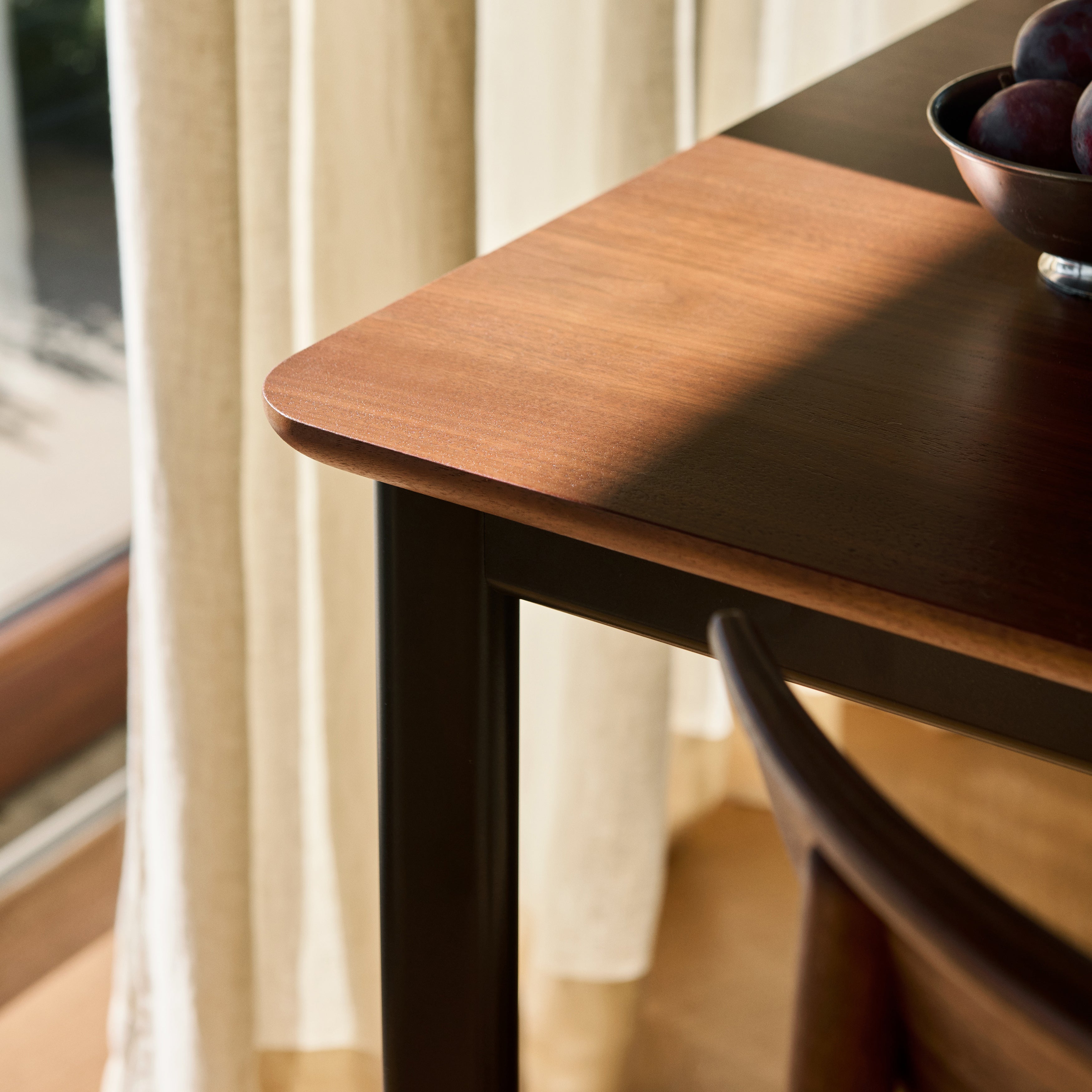 Drip HW115 + HW116 + HW117 Dining Table