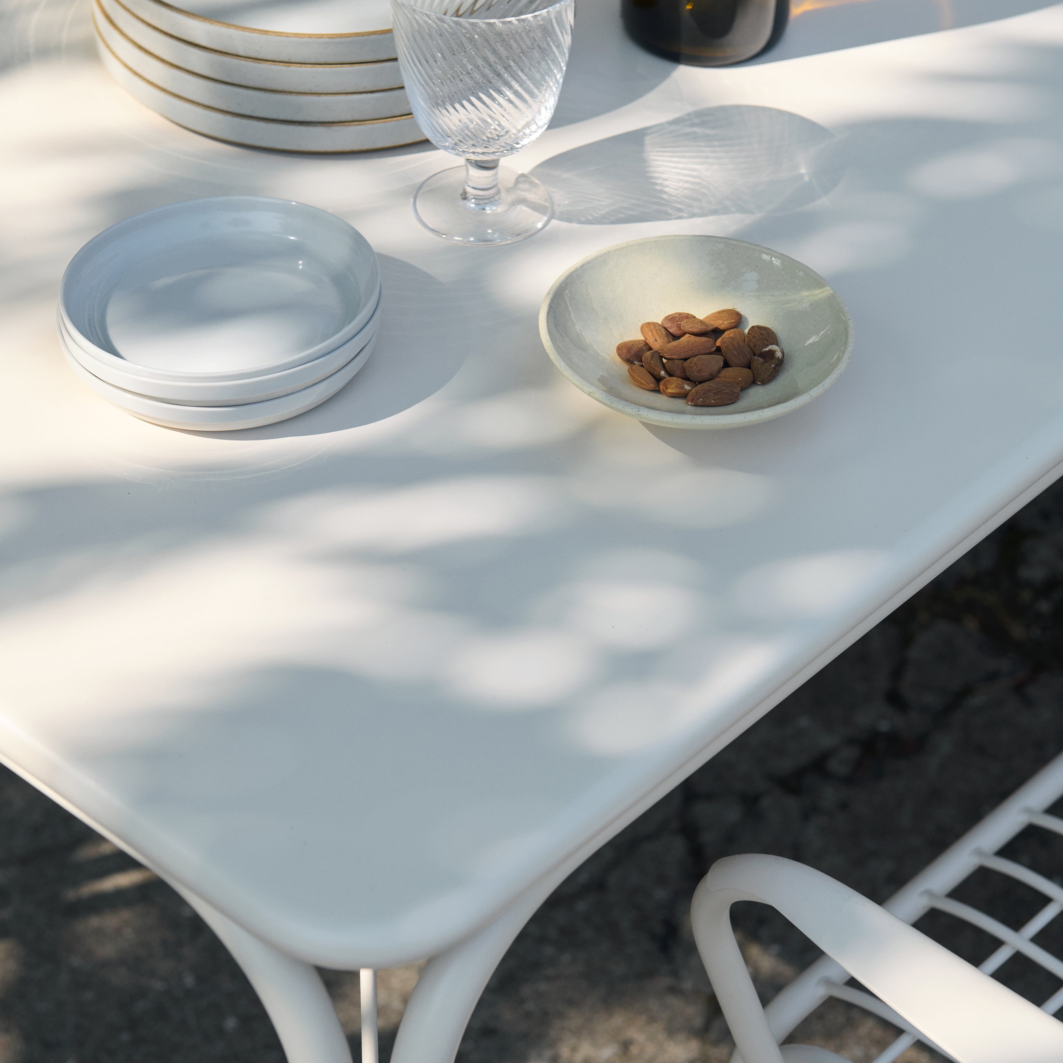 Thorvald SC99 Outdoor Dining Table: Rectangle