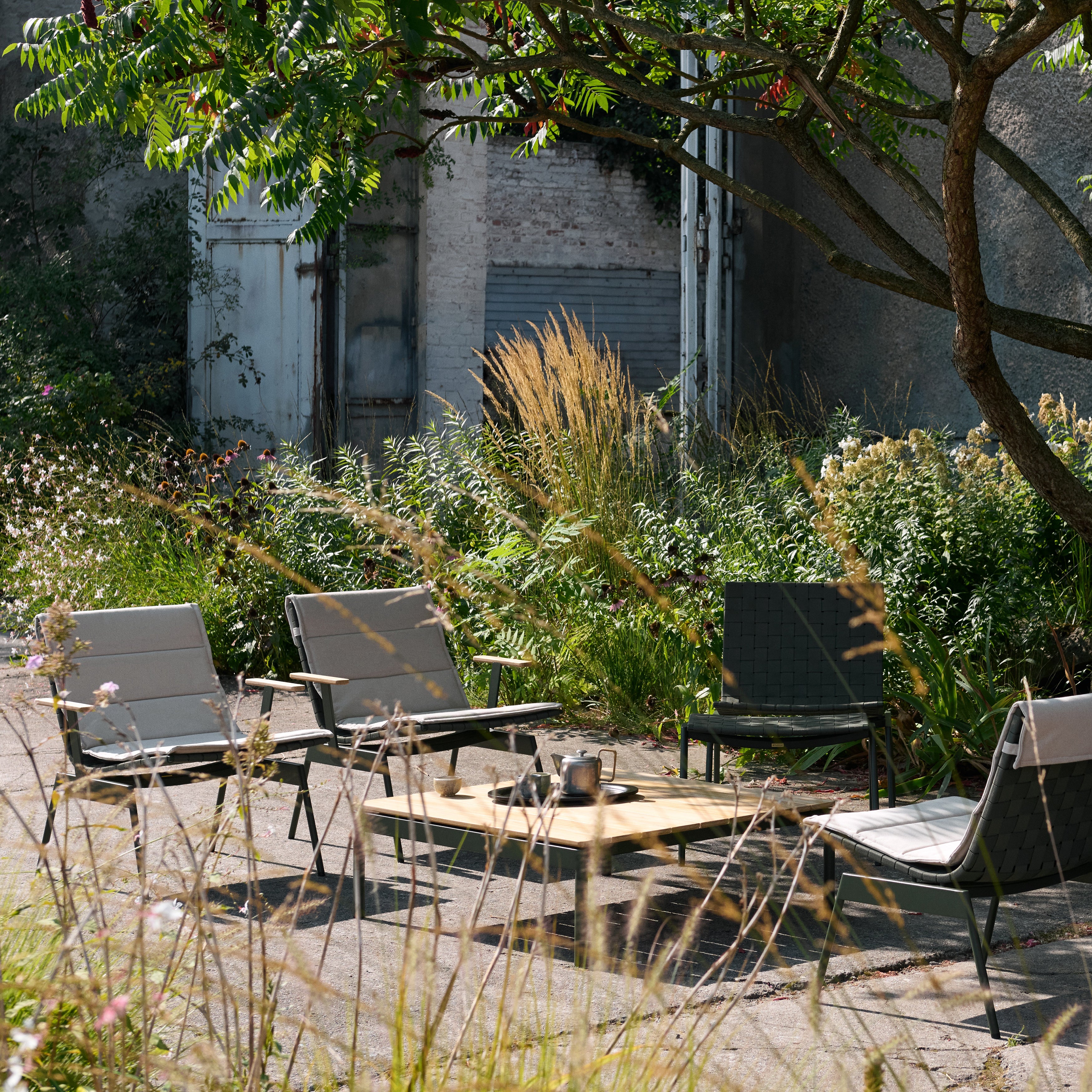 Ville AV50 Outdoor Coffee Table