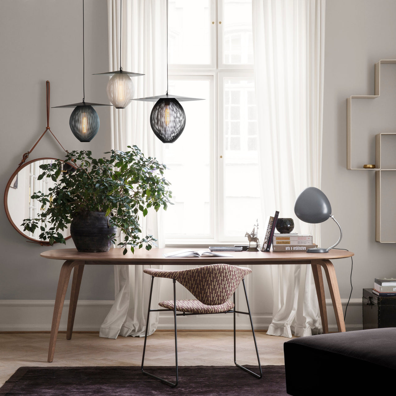 Masculo Dining Chair: Sledge Base